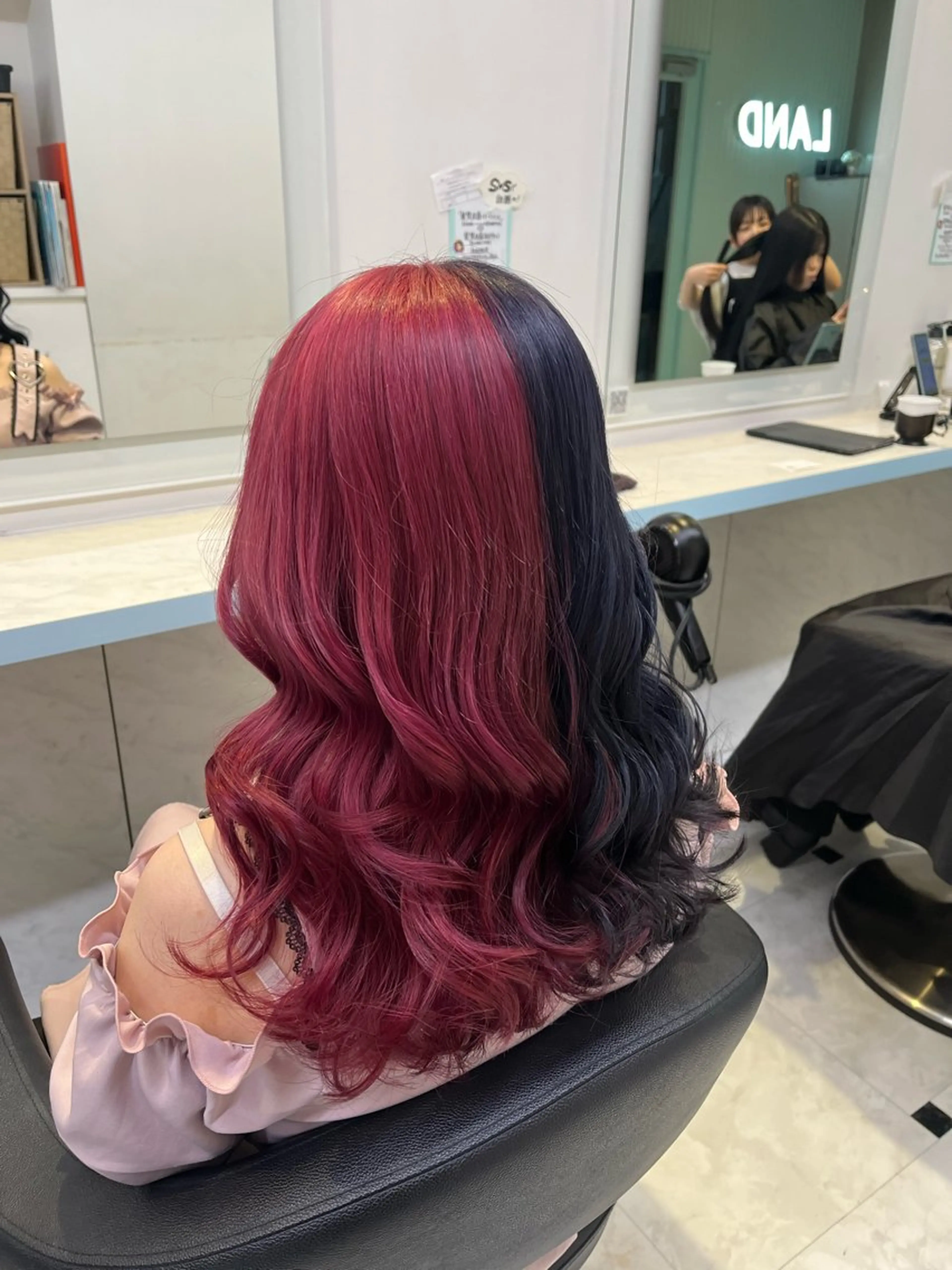 セミロング カラー ヘアカラー トリートメント ブリーチカラー 🩵MIZUKIのヘアスタイル