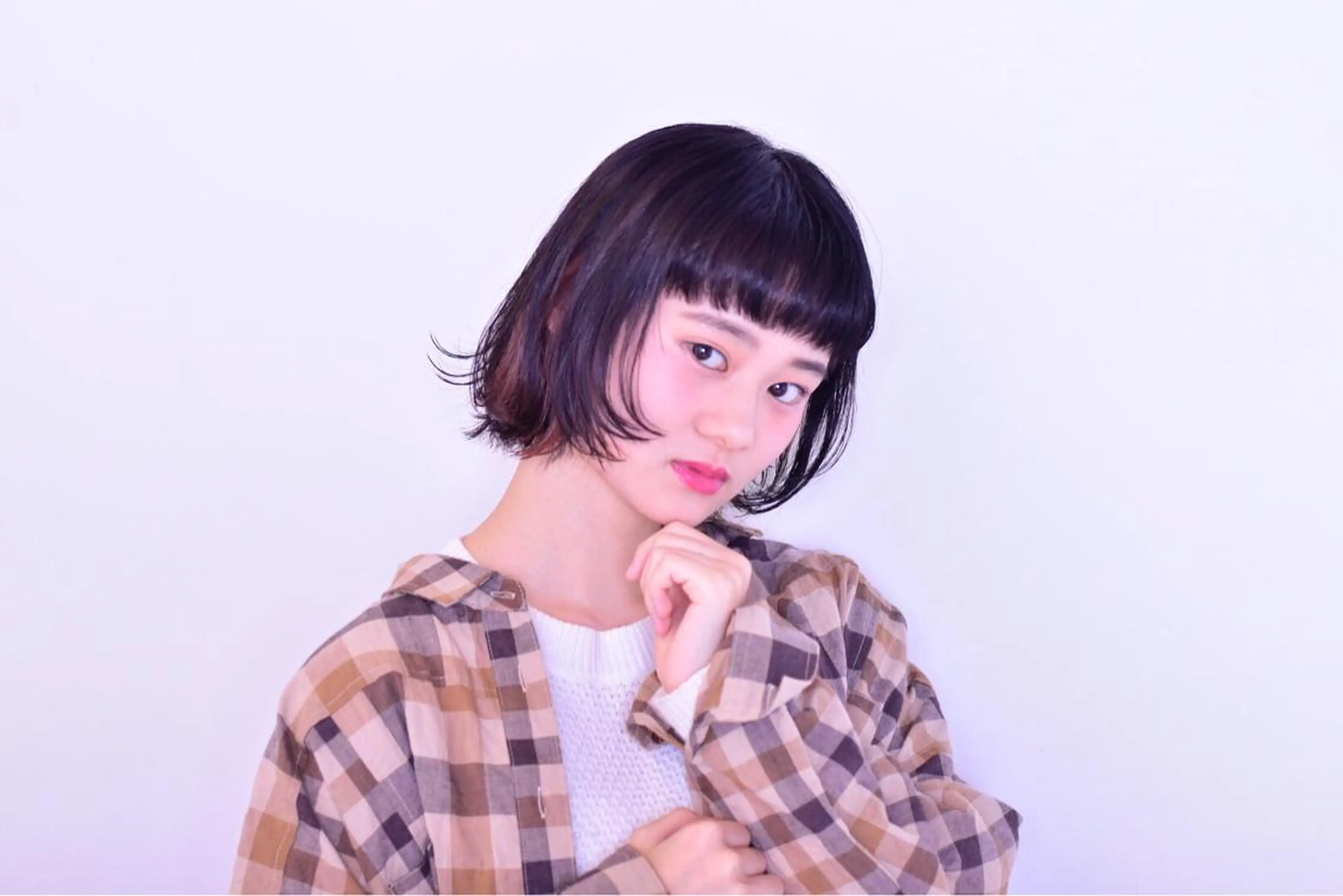 ミディアム 学生 似合わせカット クロスパーマ× 透明感カラー✂︎のヘアスタイル