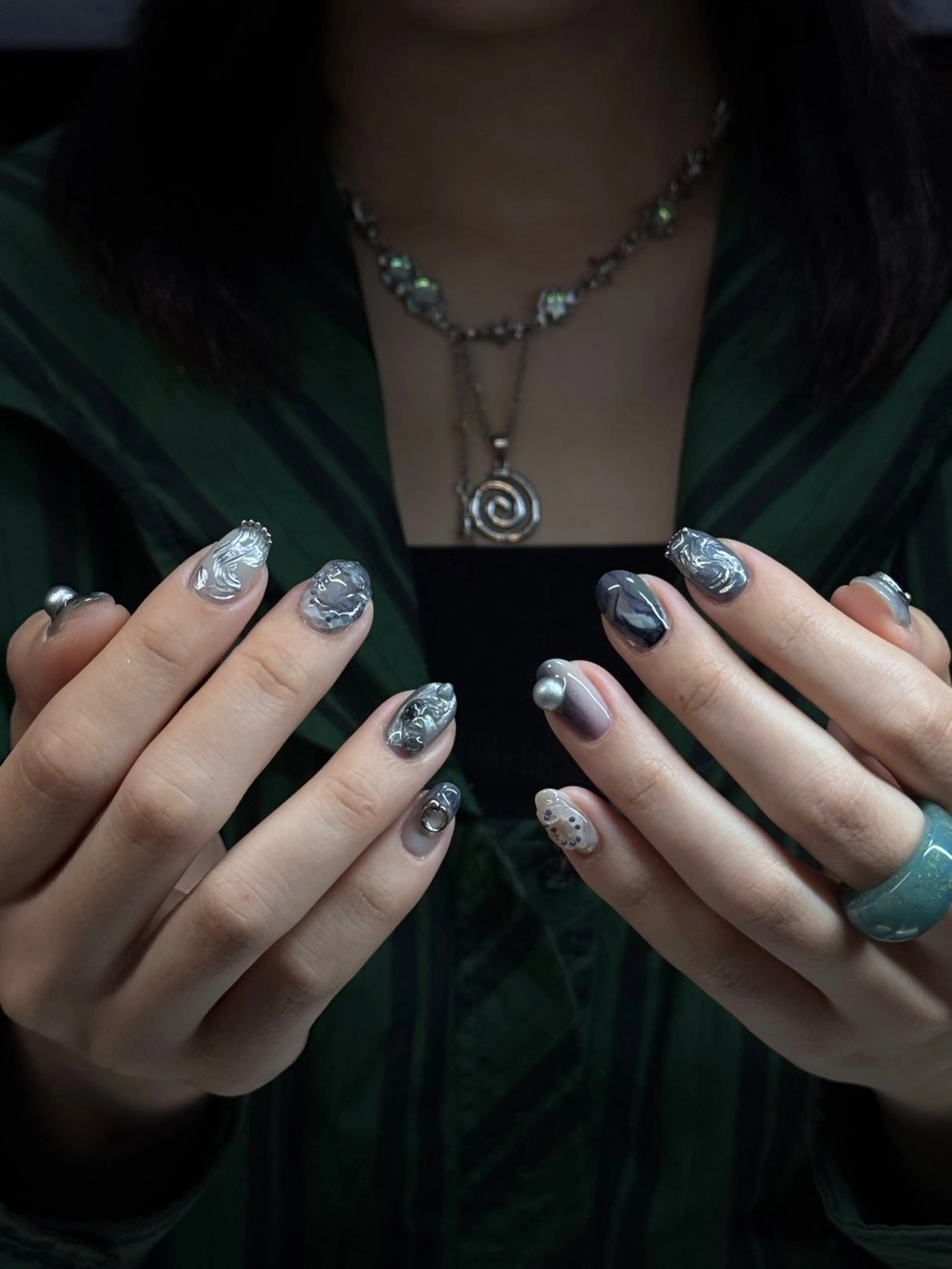 ネイル Be Colorful 新宿店所属・岩井 柚樹のネイルデザイン