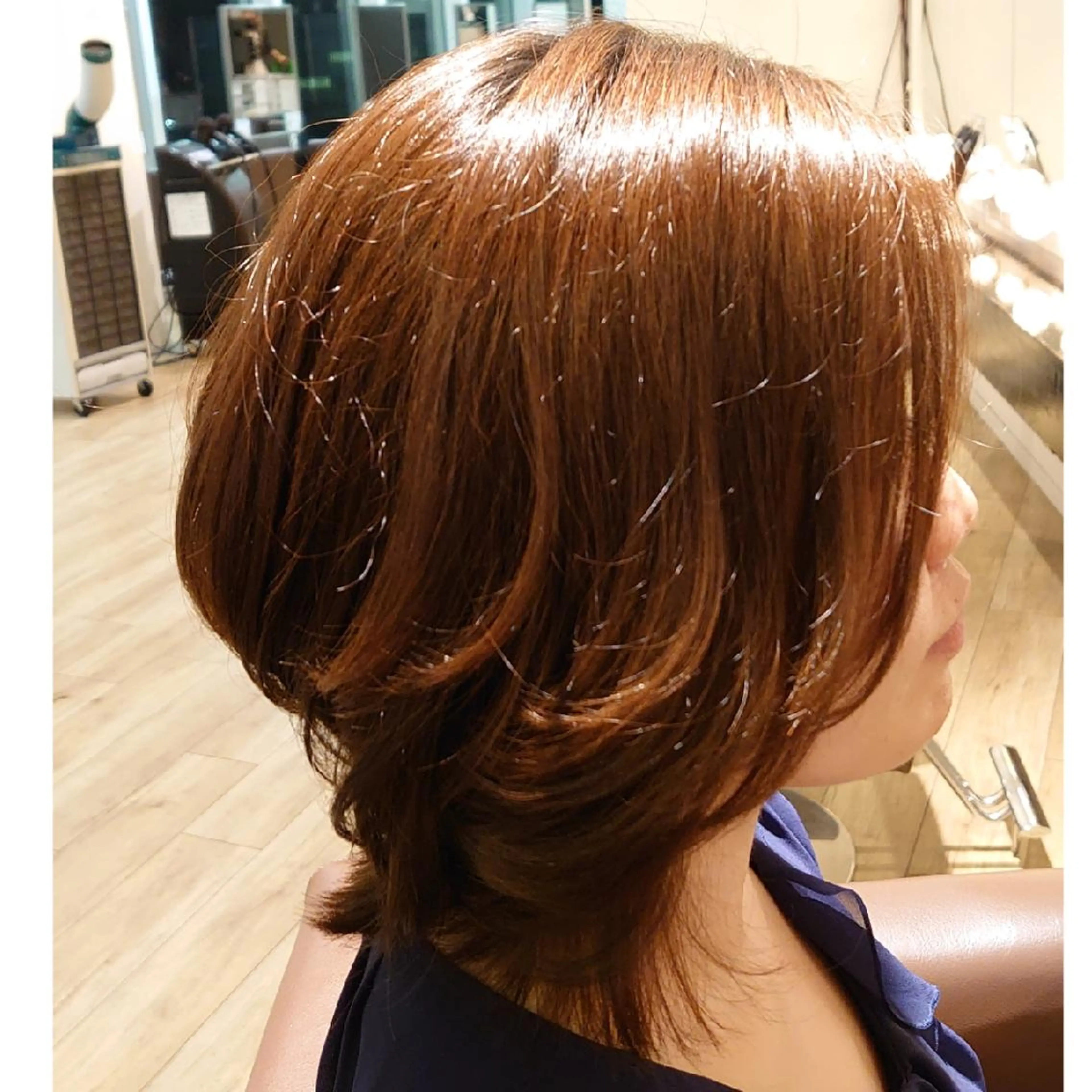 ミディアム くびれヘア xxxy's color flip所属・天願 ゆかのヘアスタイル