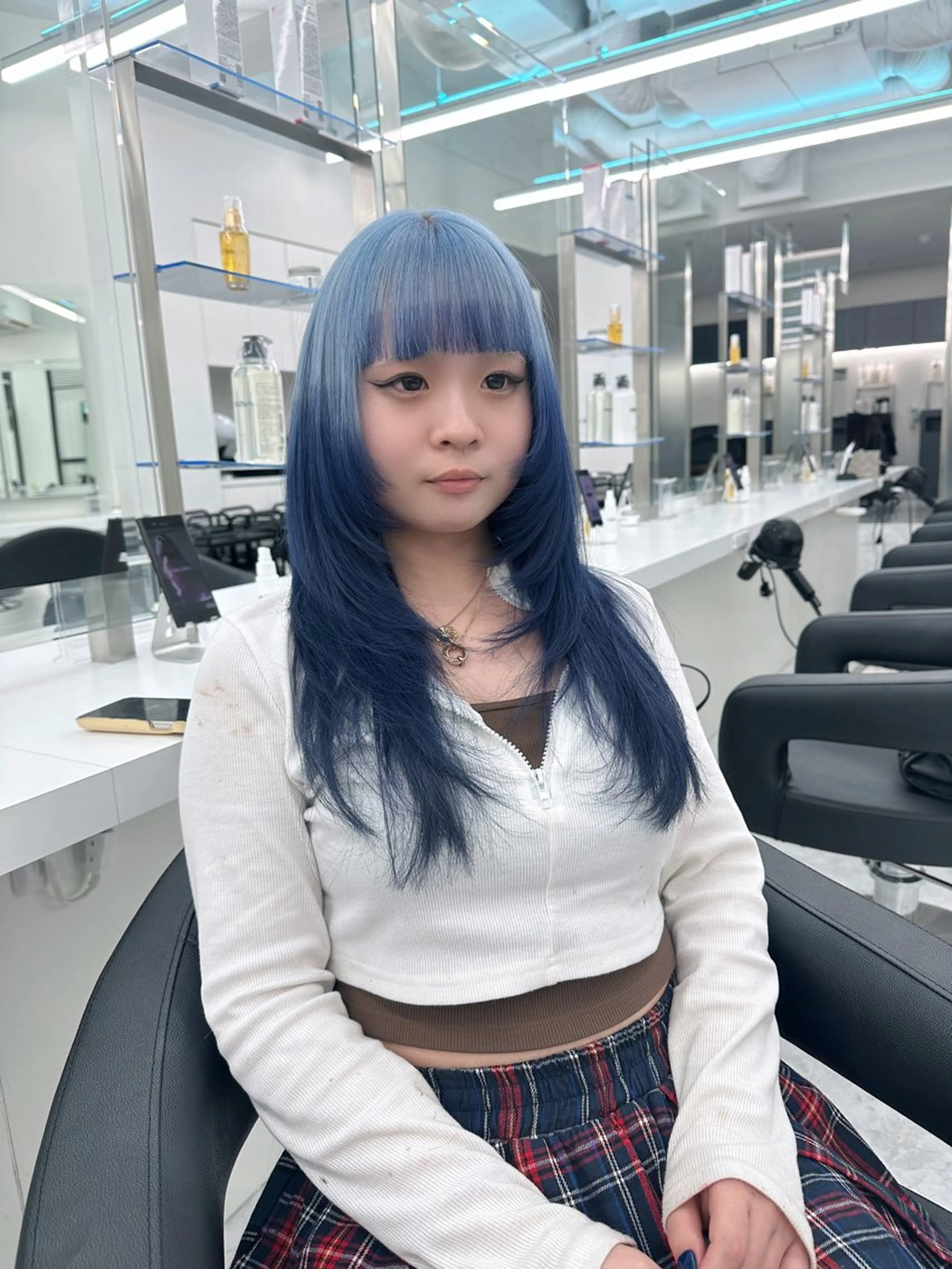 セミロング カラー reco所属・ウルフ&レイヤー特化 まとまる美髪矯正のヘアスタイル