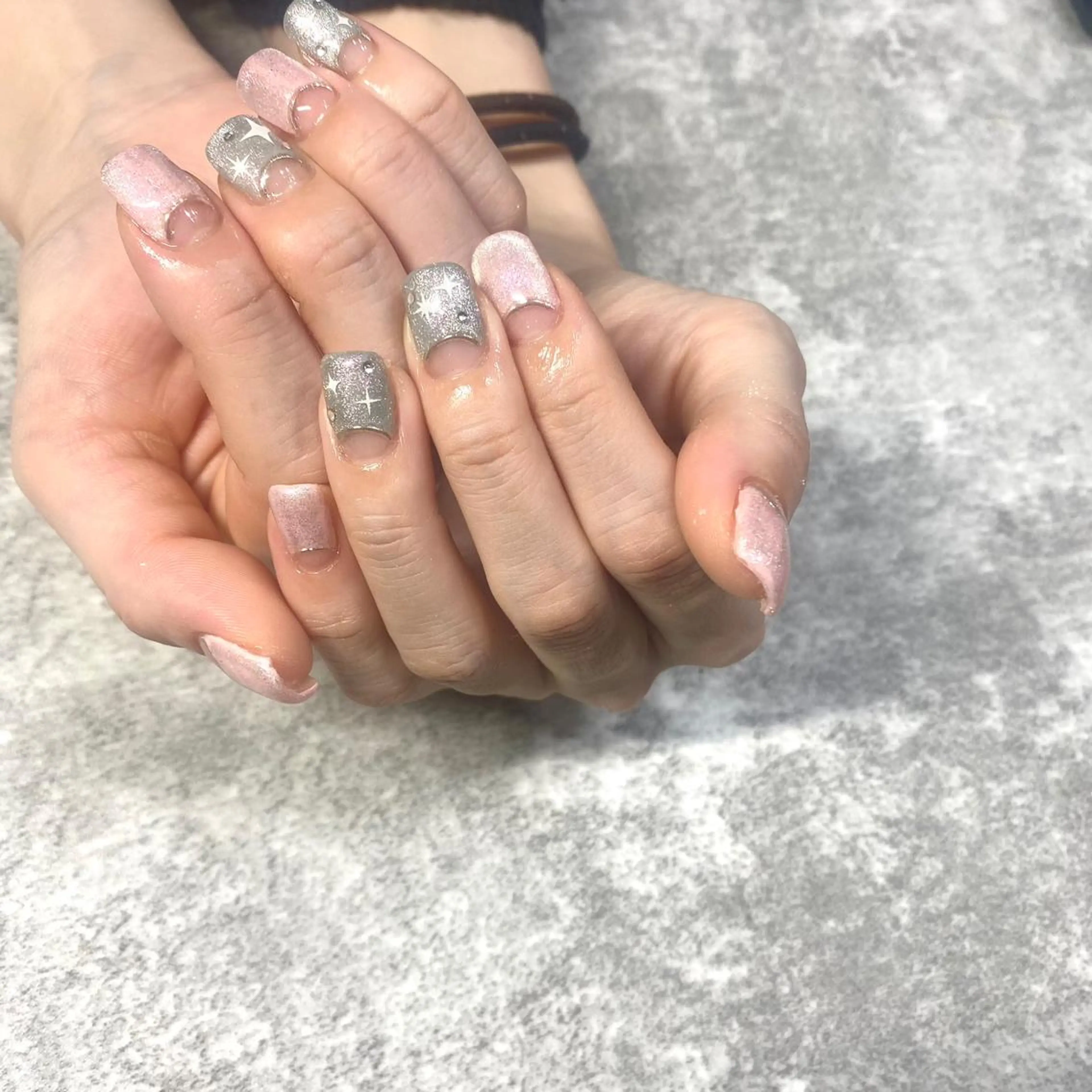 ネイル フレンチネイル マグネットネイル 逆フレンチ ハンドネイル ★Rinail... .のネイルデザイン