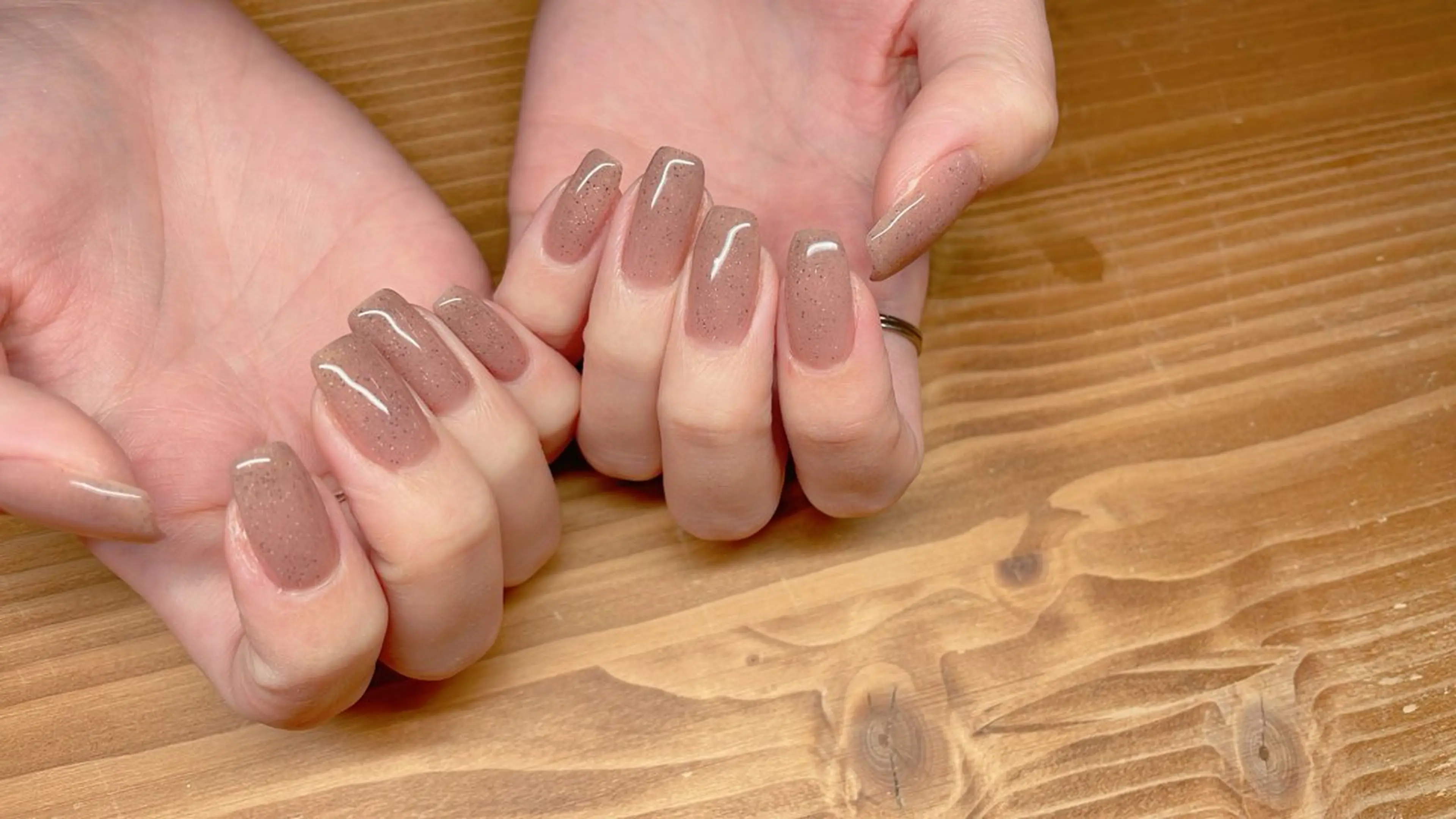 ネイル オーロラネイル フラッシュネイル フラワーネイル ジェルネイル ハート nailroom  OHANA所属・nailroom OHANA🌴のネイルデザイン