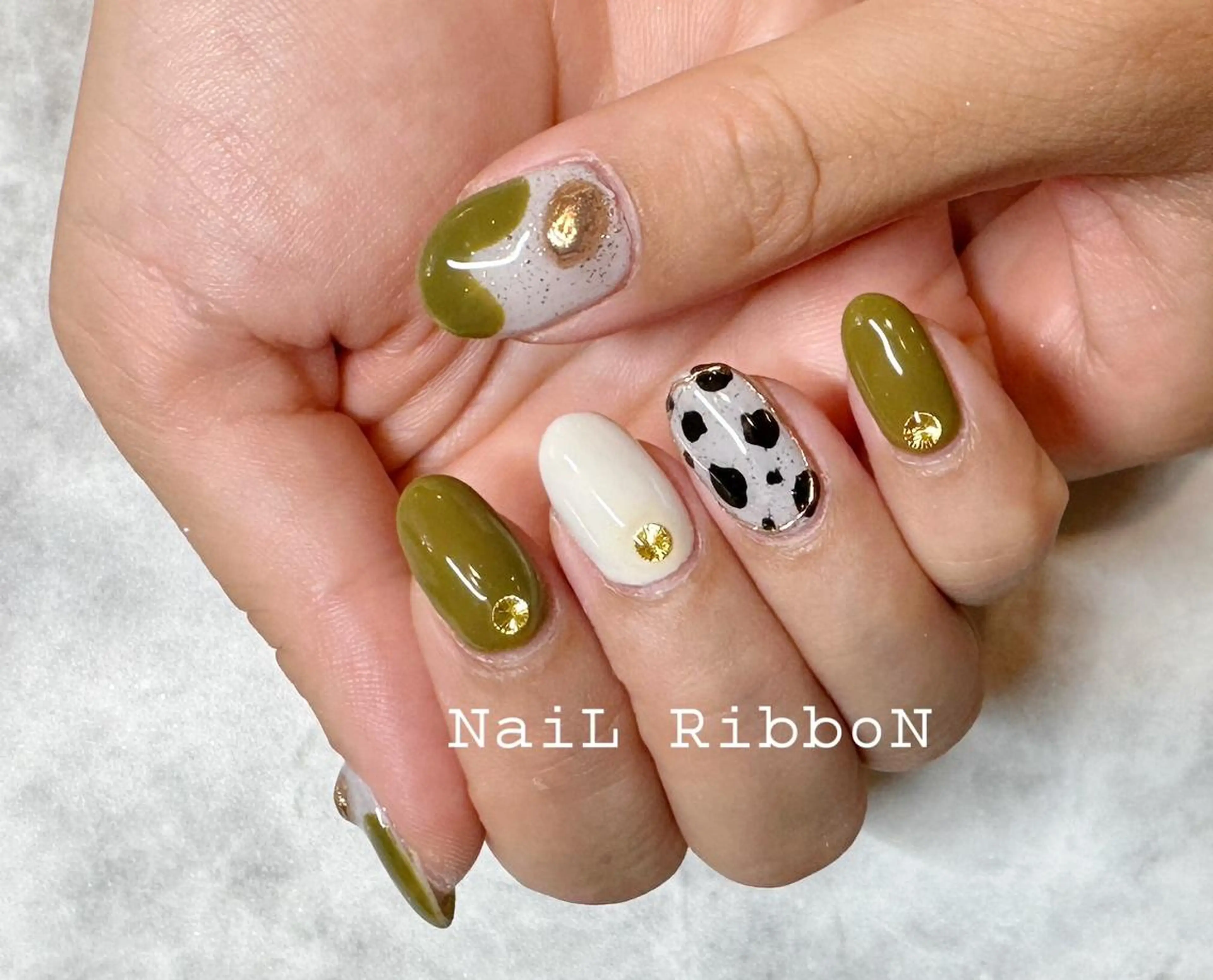 ネイル ネイルリボン 伊藤のネイルデザイン