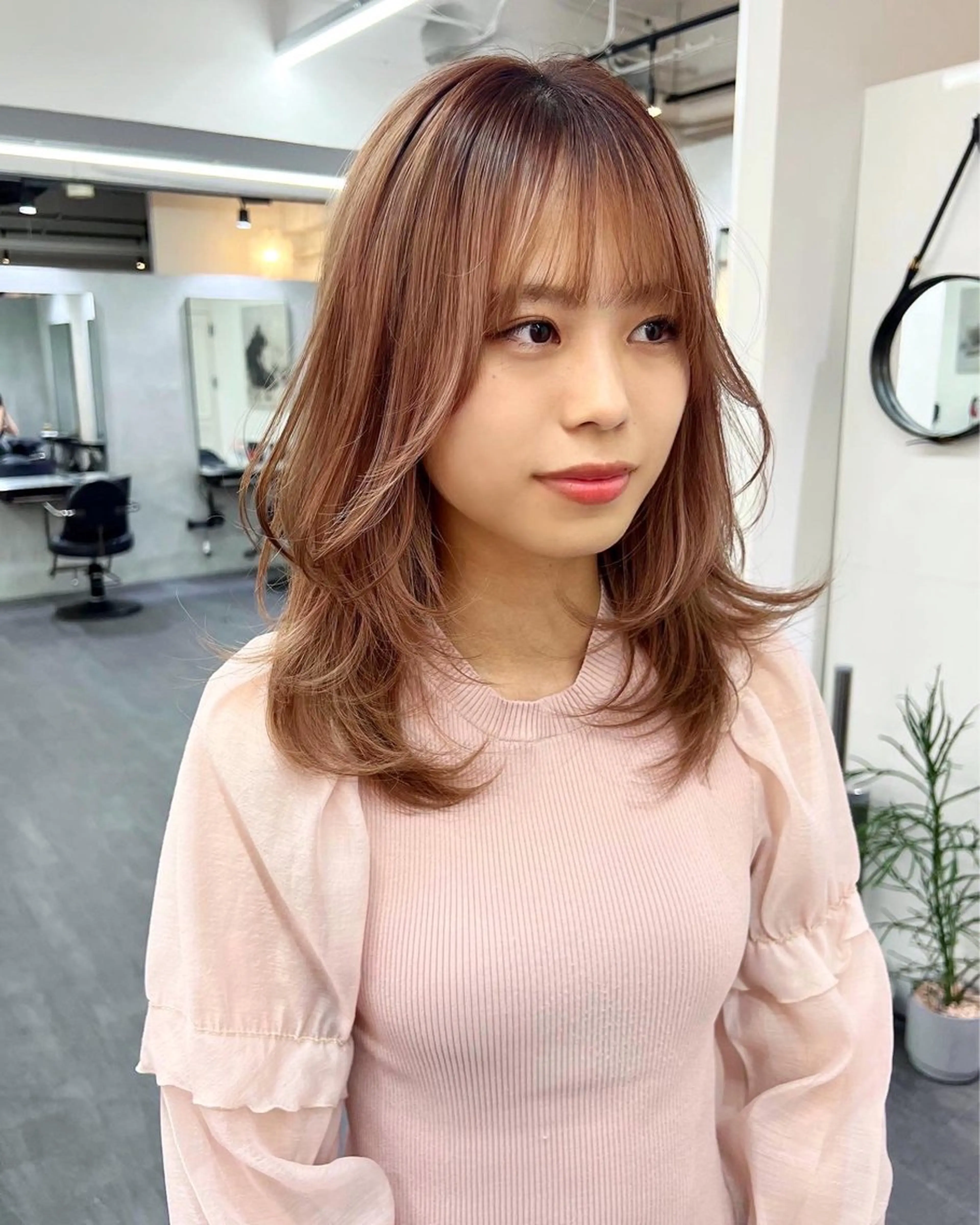 セミロング カラー パーマ ヘアアレンジ レイヤーカット SALOWIN梅田茶屋町店所属・ウルフレイヤーカット /チヒロのヘアスタイル