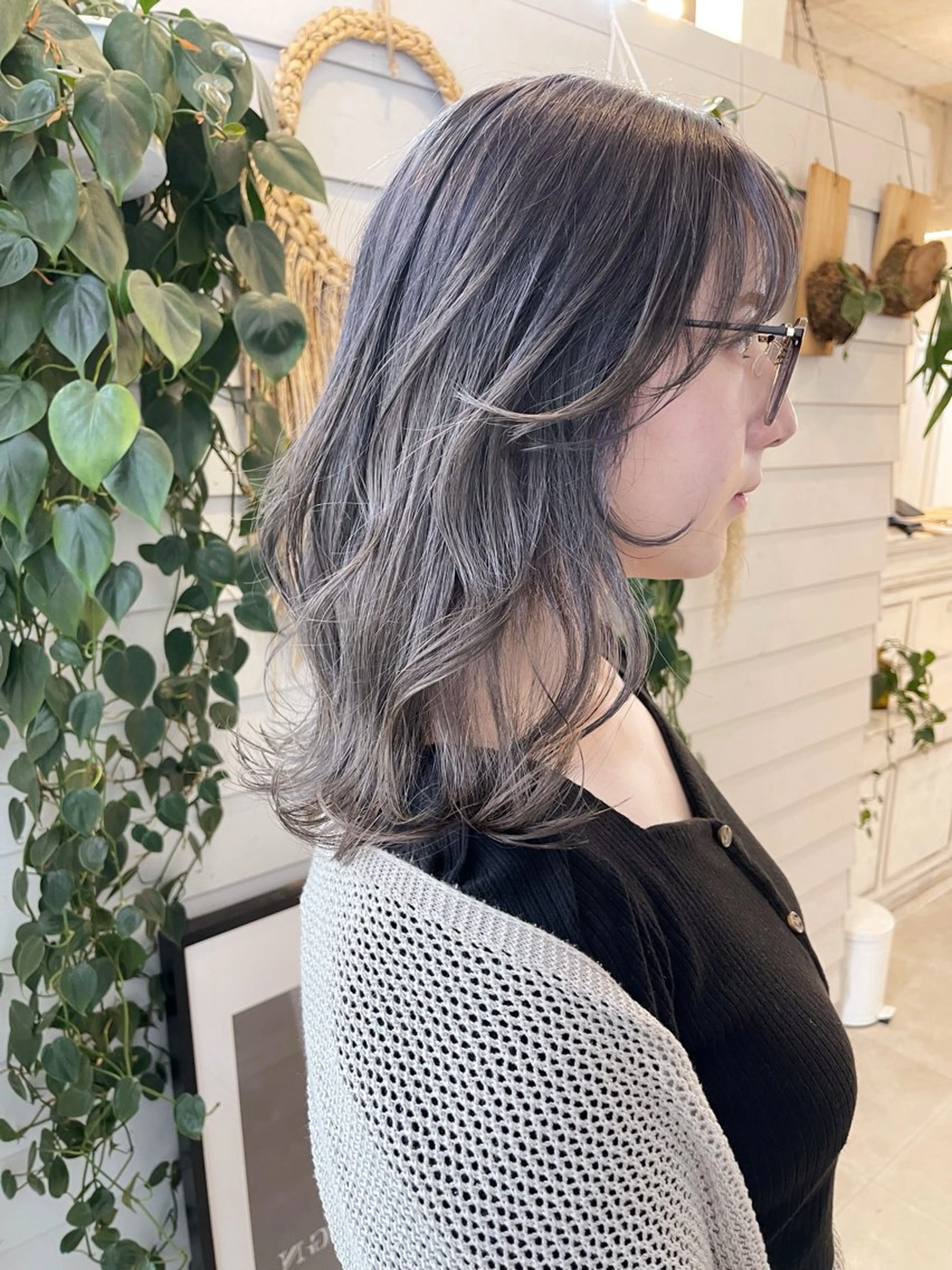 ミディアム カラー ブリーチ ヘアカラー トリートメント AiM 大名　似合わせカットのヘアスタイル