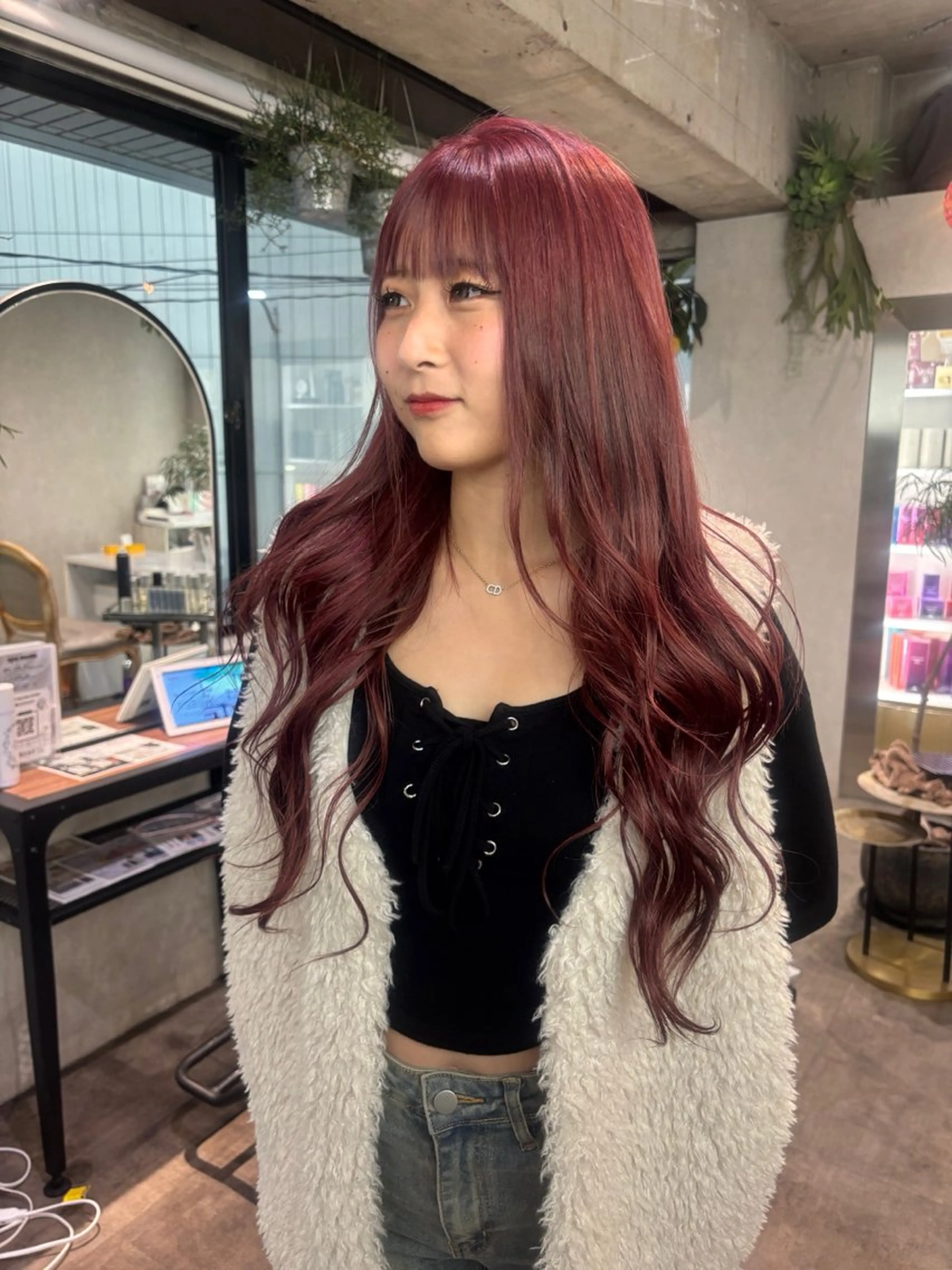 ロング カラー 切りっぱなしボブ ブリーチ ダブルカラー イヤリングカラー ハイライトカラー ヘアカラー iona/ハイトーン /ネイルのネイルデザイン