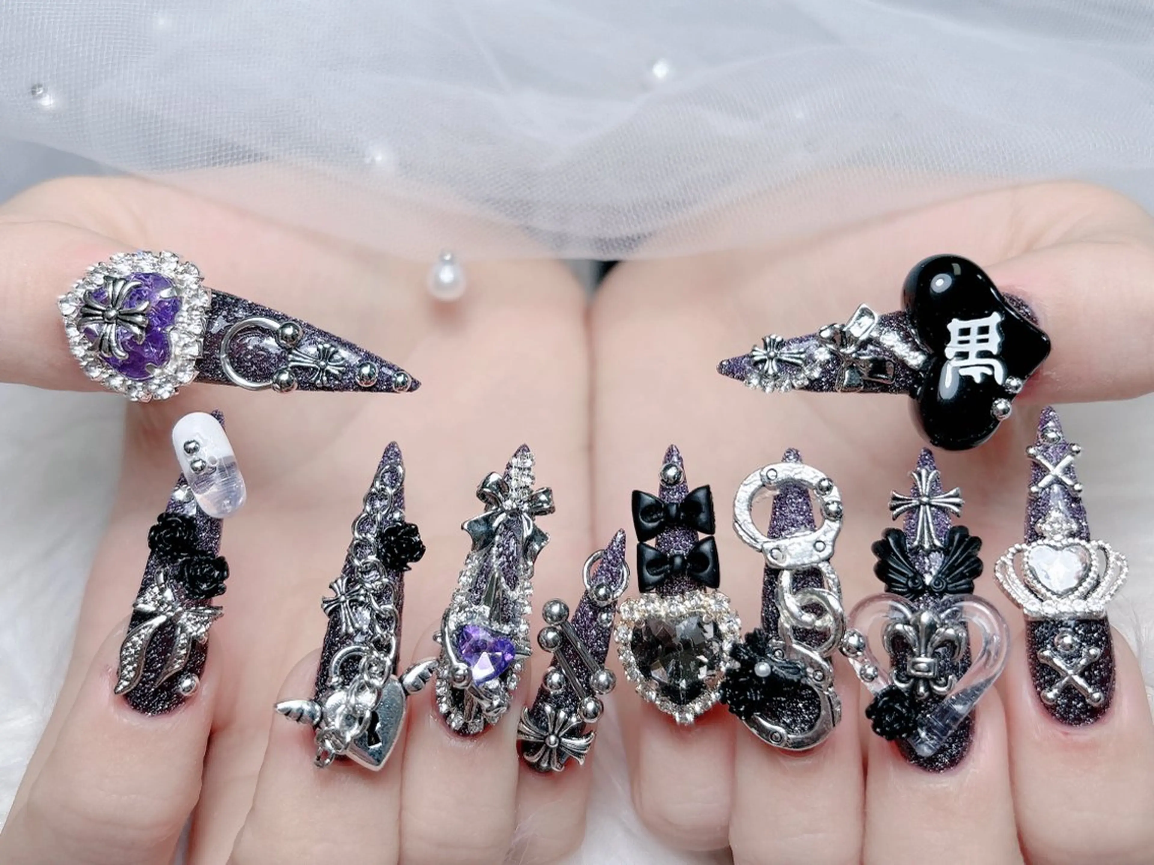 ネイル 成人式 ロングネイル マグネットネイル 大理石ネイル(マーブル) リボン ハンドネイル MoMoA Nail ネイル長さ出し専門店のネイルデザイン