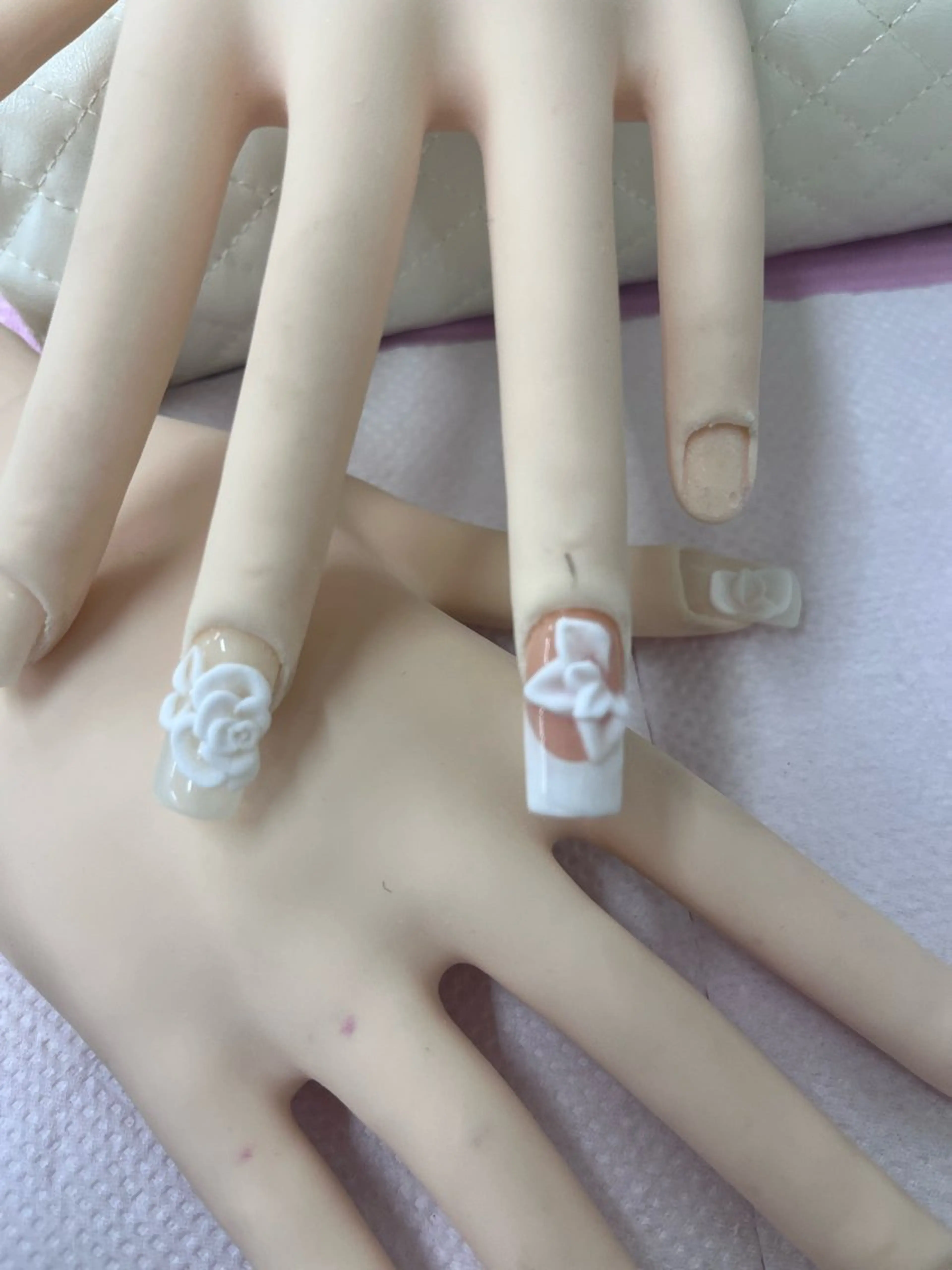 ネイル 成人式 卒業式 ブライダルネイル angel tail所属・Angel tailのネイルデザイン