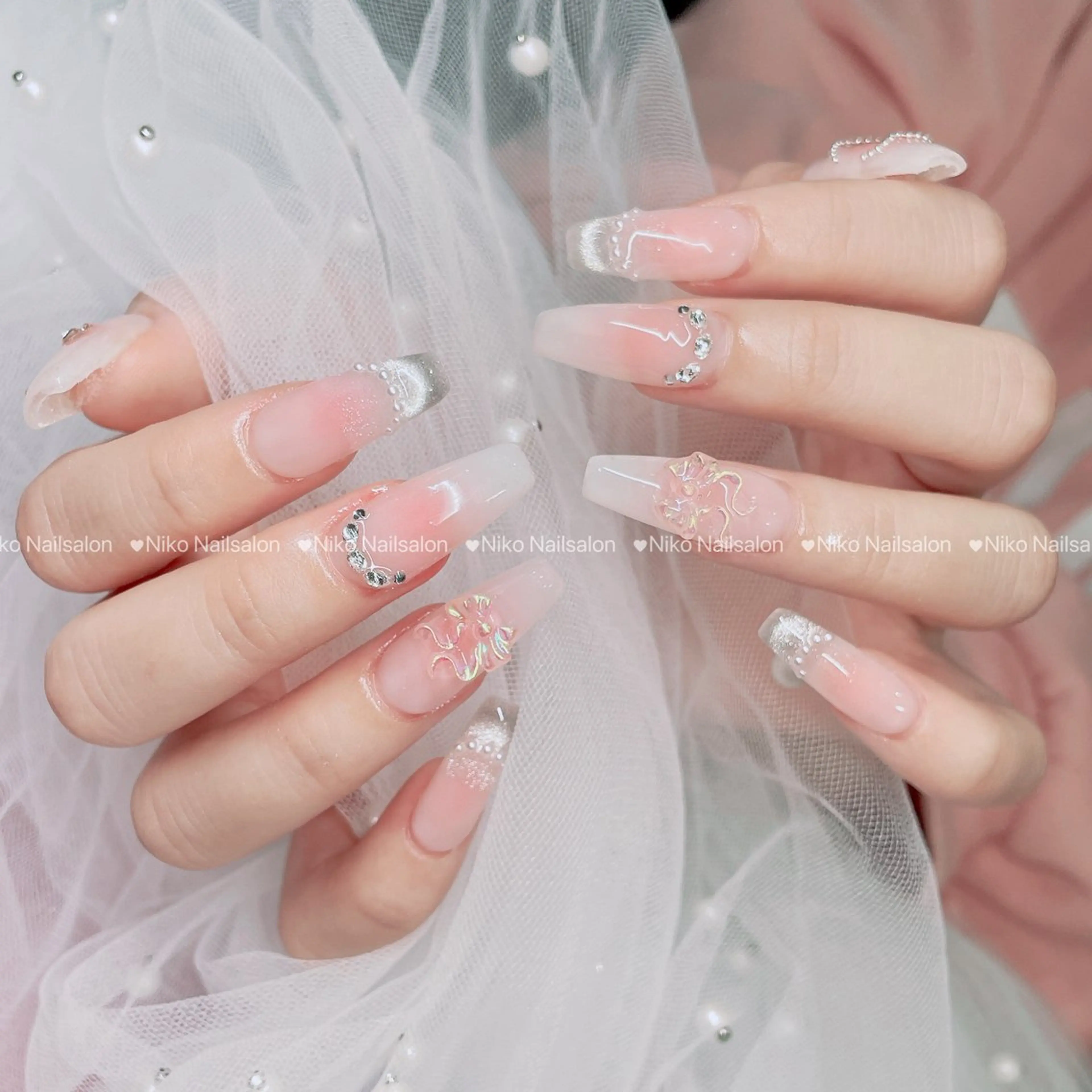 ネイル 長さ出し フットネイル フレンチネイル ジェルネイル 韓国ネイル ハンドネイル Nikoネイルサロン 高田馬場店のネイルデザイン