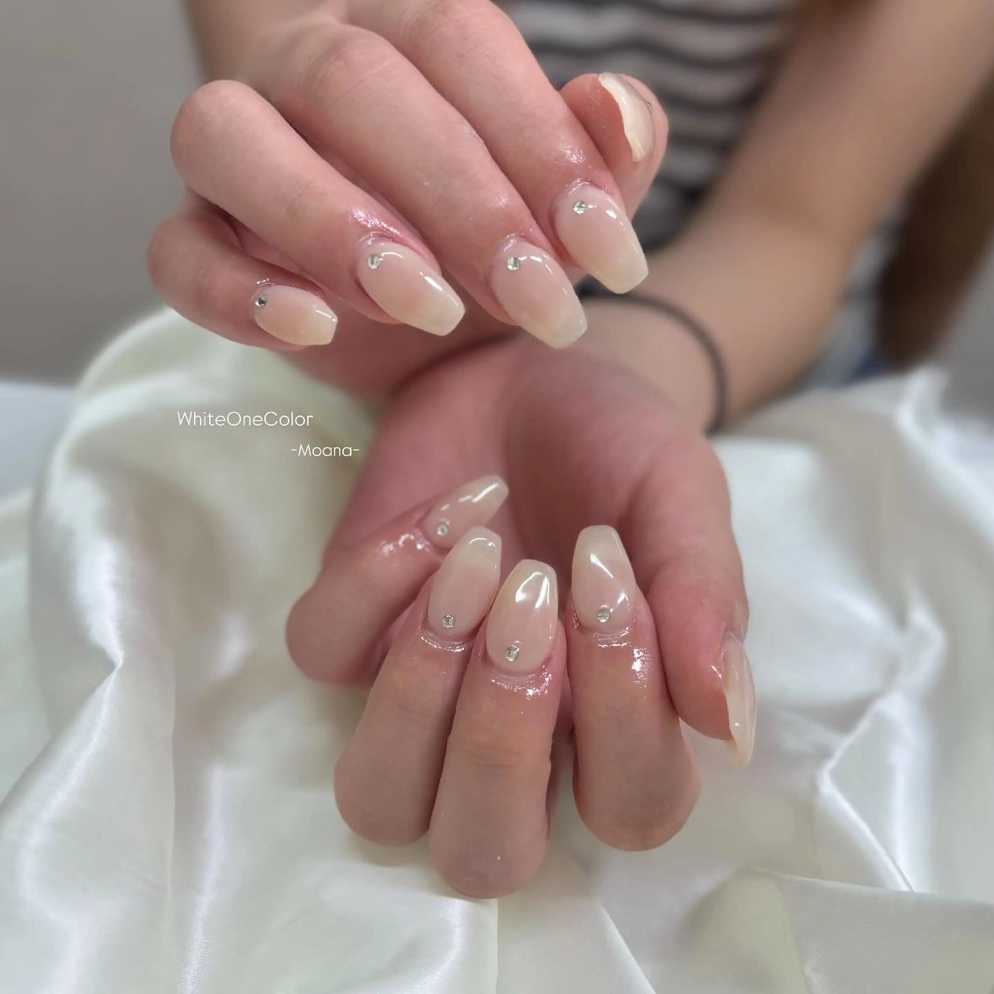 ネイル 長さ出し ワンカラーネイル シンプルネイル ホワイト ハンドネイル Moana nail Hiyoriのネイルデザイン