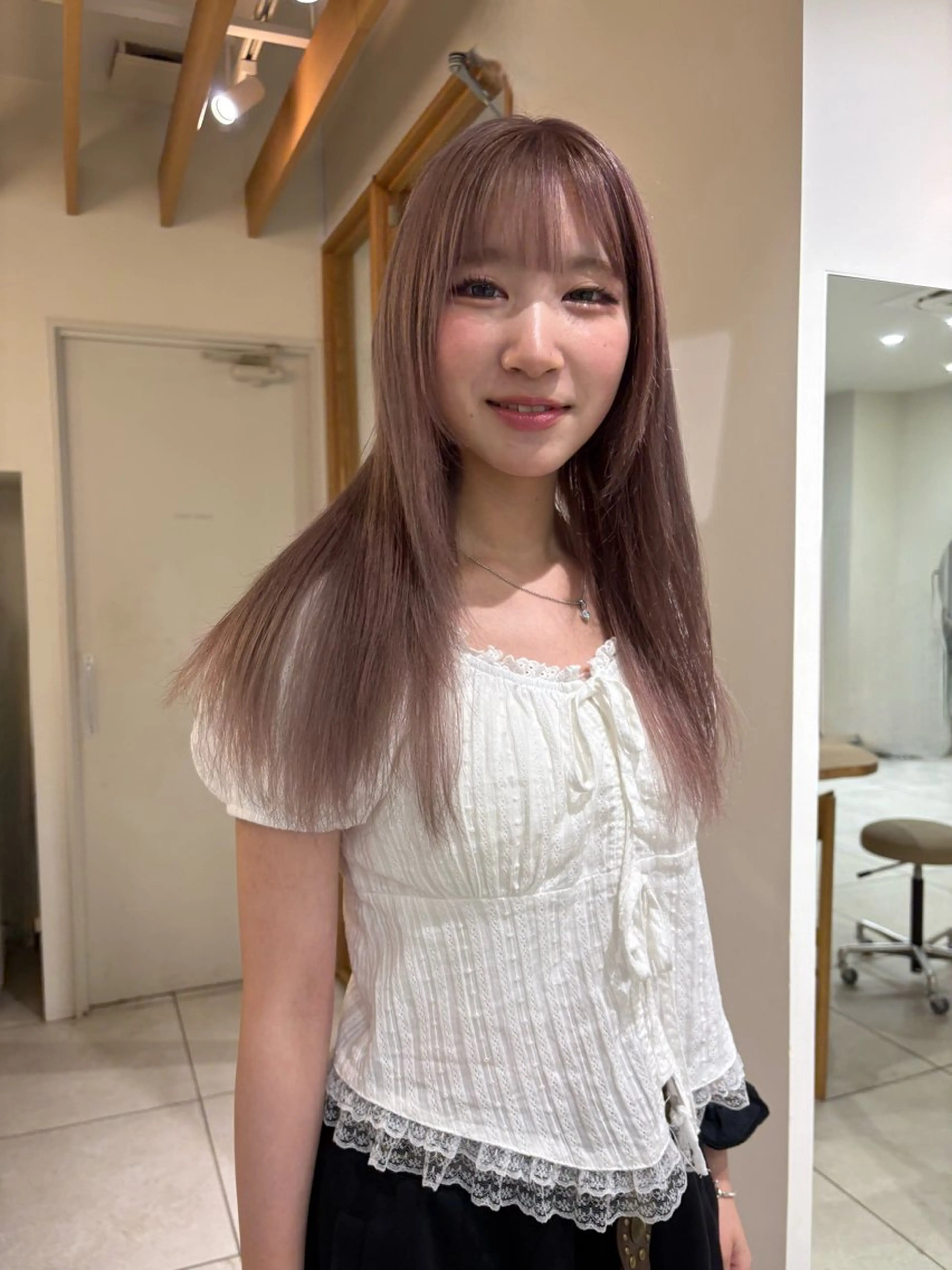 ロング カラー ピンクカラー シルバー ヘアカラー トリートメント キタ リオナのヘアスタイル