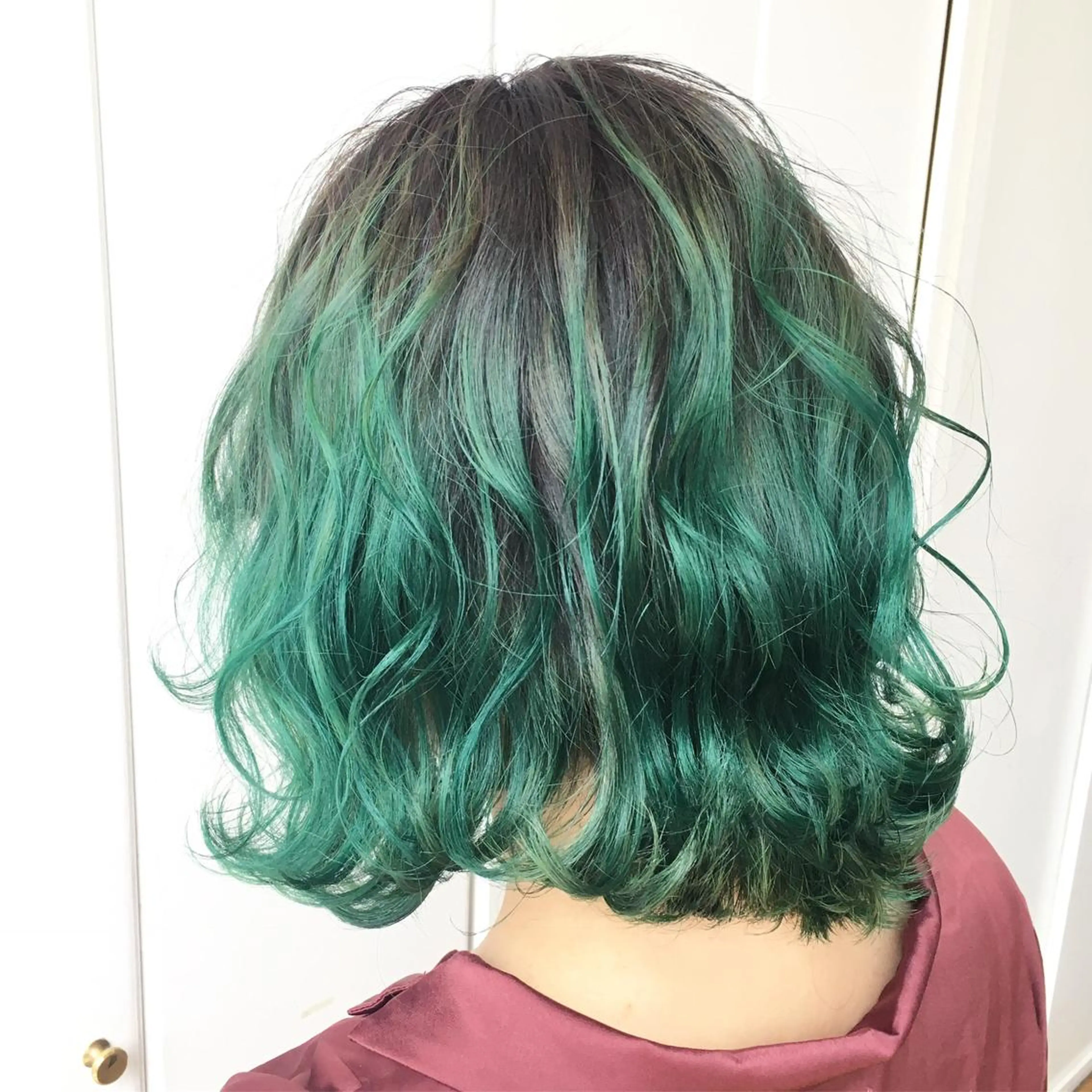 ミディアム カラー タカハシ ユウキのヘアスタイル