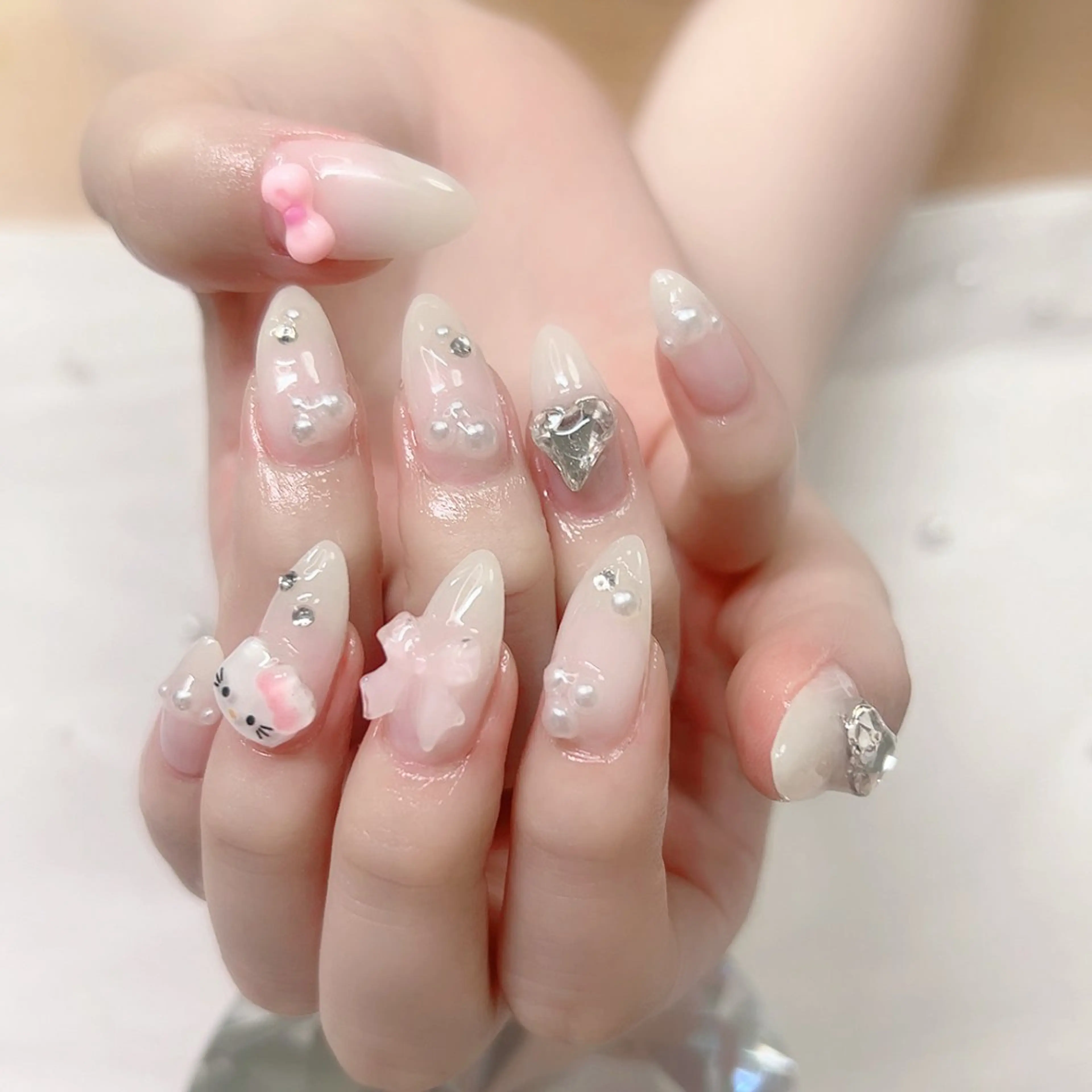 ネイル フレンチネイル ガラスフレンチ ハート マグネットネイル ミラーネイル ハンドネイル Cute Tips nailのネイルデザイン