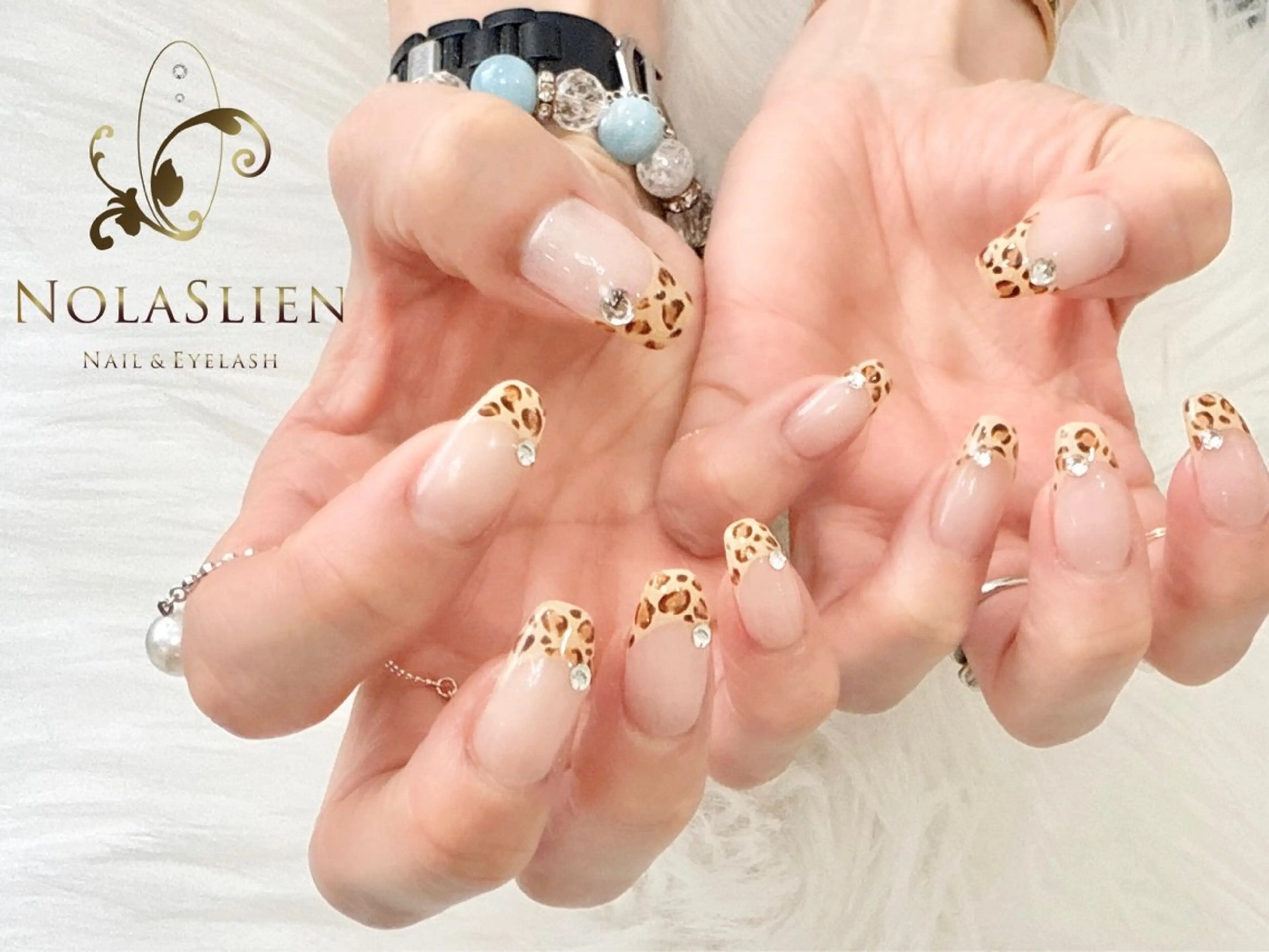 ネイル アニマル柄 フレンチネイル ジェルネイル パラジェル Nolaslien May 銀座店のネイルデザイン