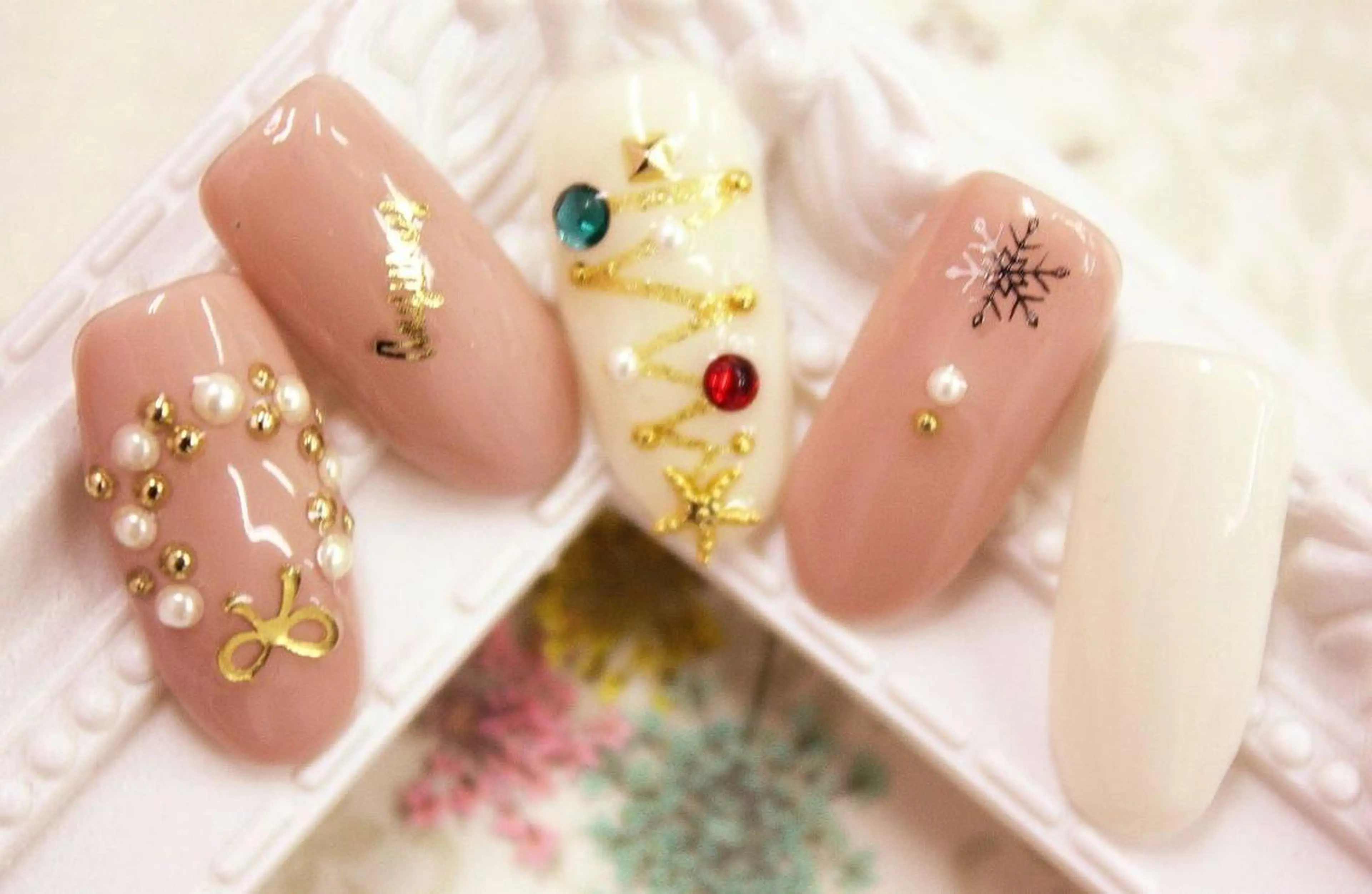 ネイル リラネイル Aikenのネイルデザイン