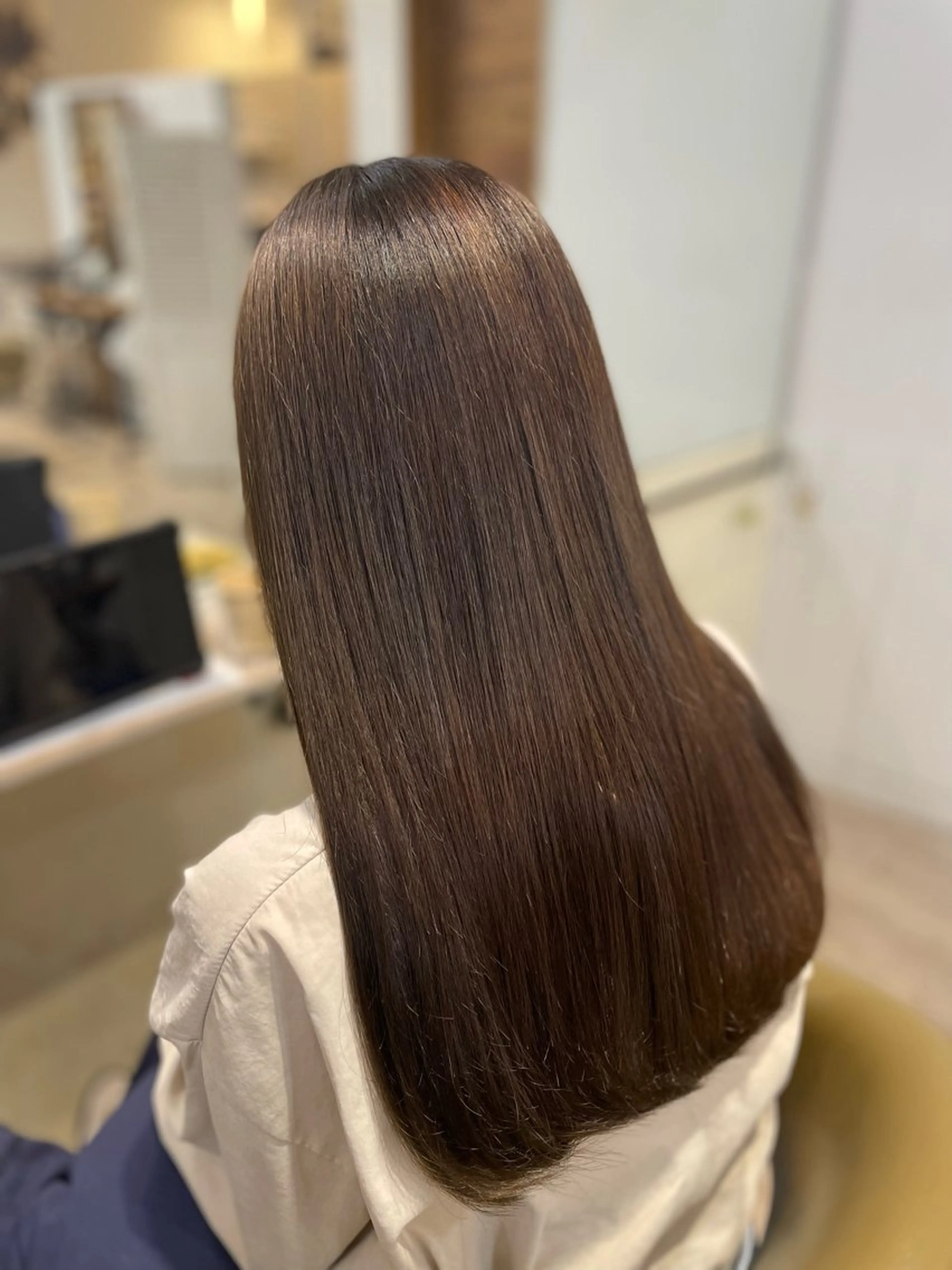 セミロング 茅野 あゆ美のヘアスタイル