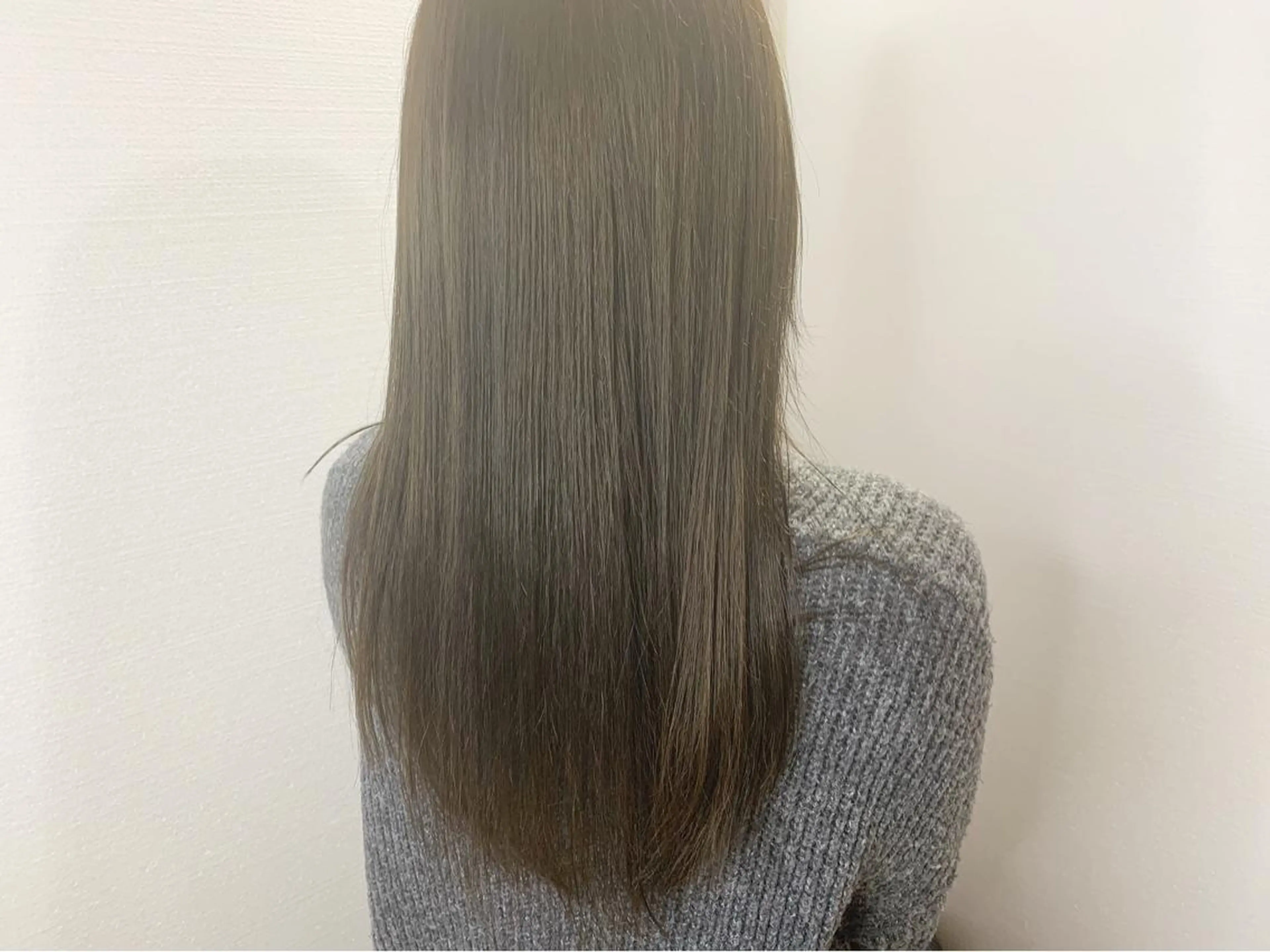 ロング カラー イルミナカラー カット ヘアカラー トリートメント 【Uneユヌ】菊地 春那のヘアスタイル