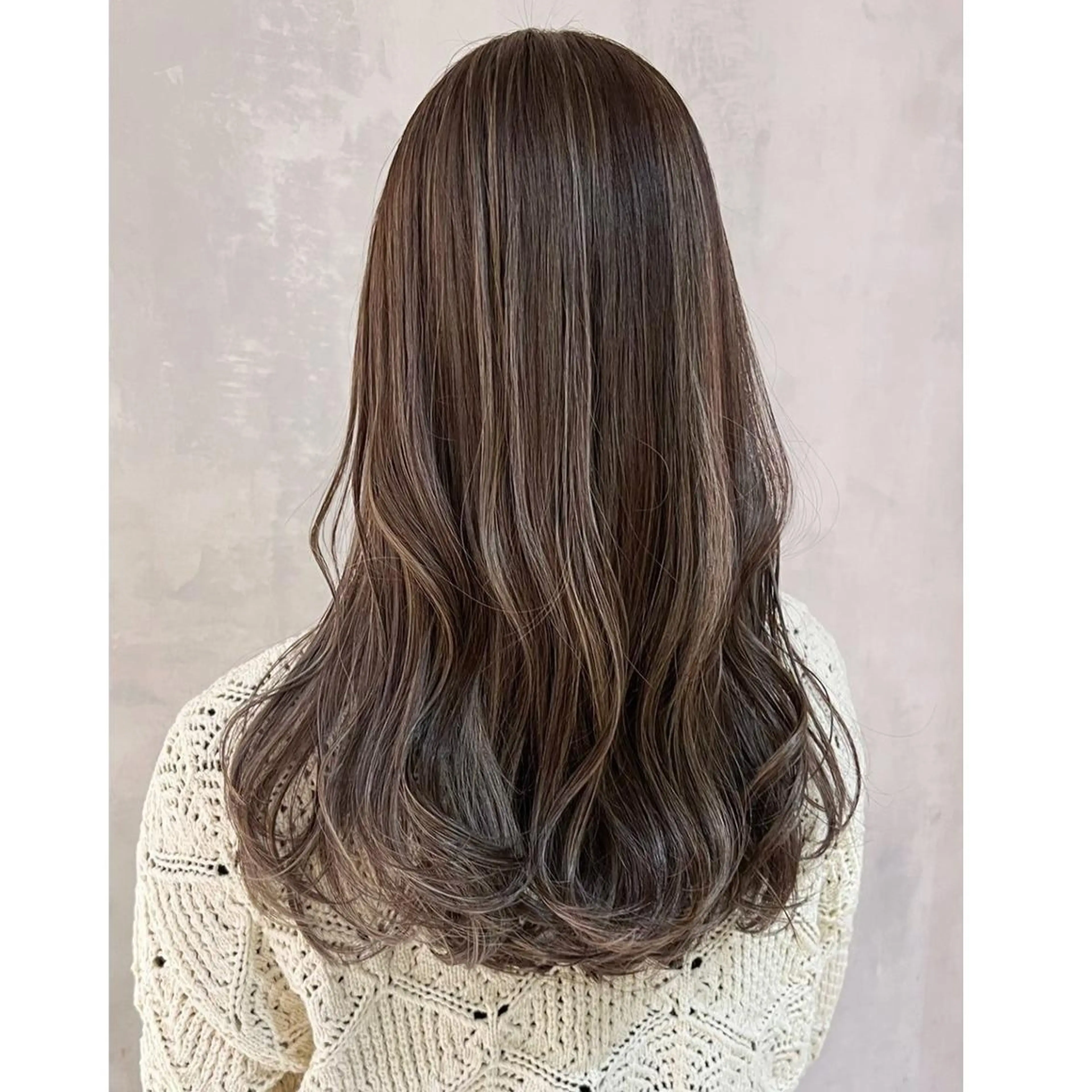 カラー ロング ベージュカラー ハイライトカラー ハイライト カット ヘアカラー トリートメント ITbyALBUM 浦和店のヘアスタイル