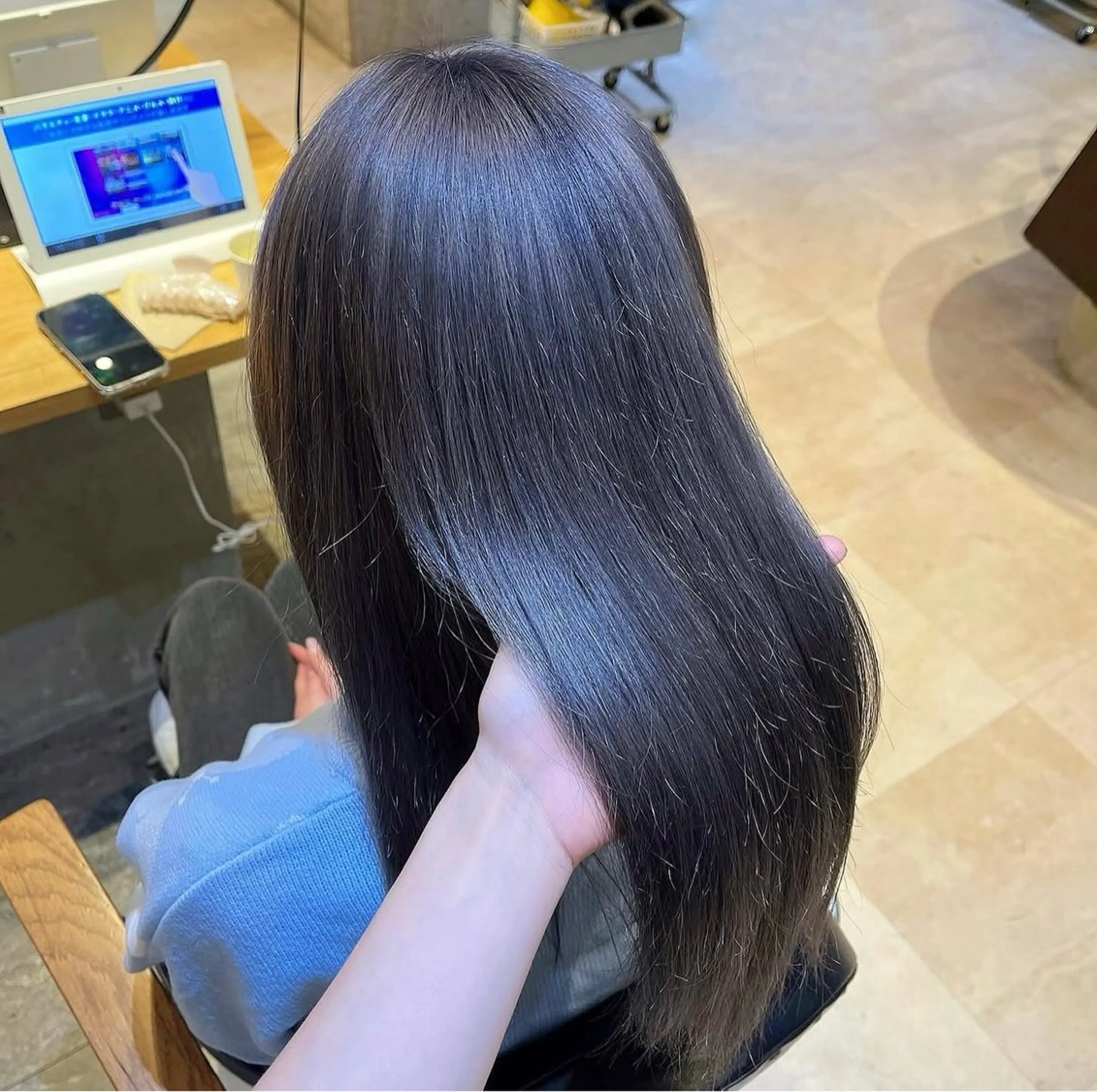 セミロング カラー カット ヘアカラー トリートメント 🌷お洒落推しカラー moe🐰🌷のヘアスタイル