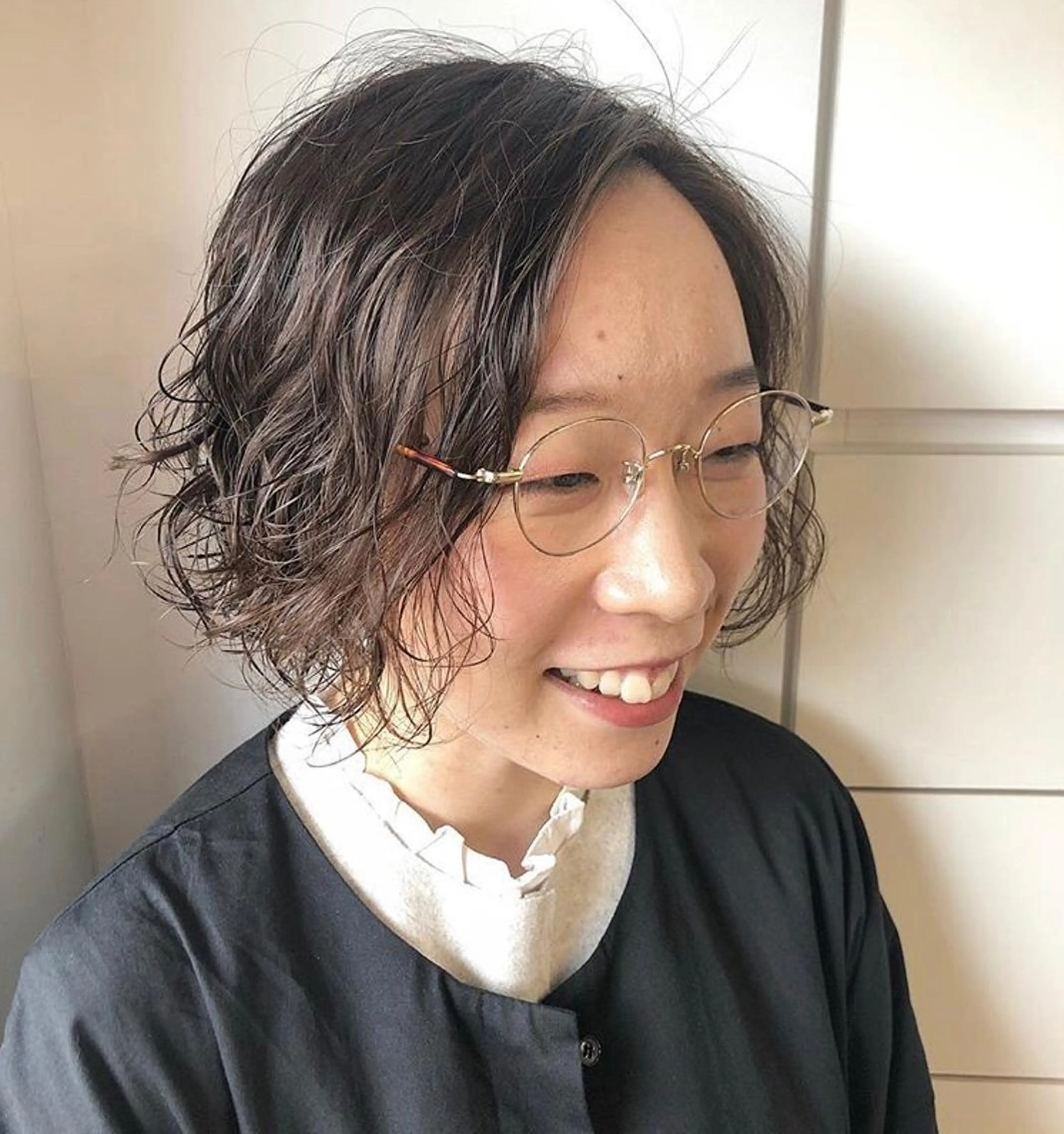 ミディアム パーマ クロスパーマ× 透明感カラー✂︎のヘアスタイル