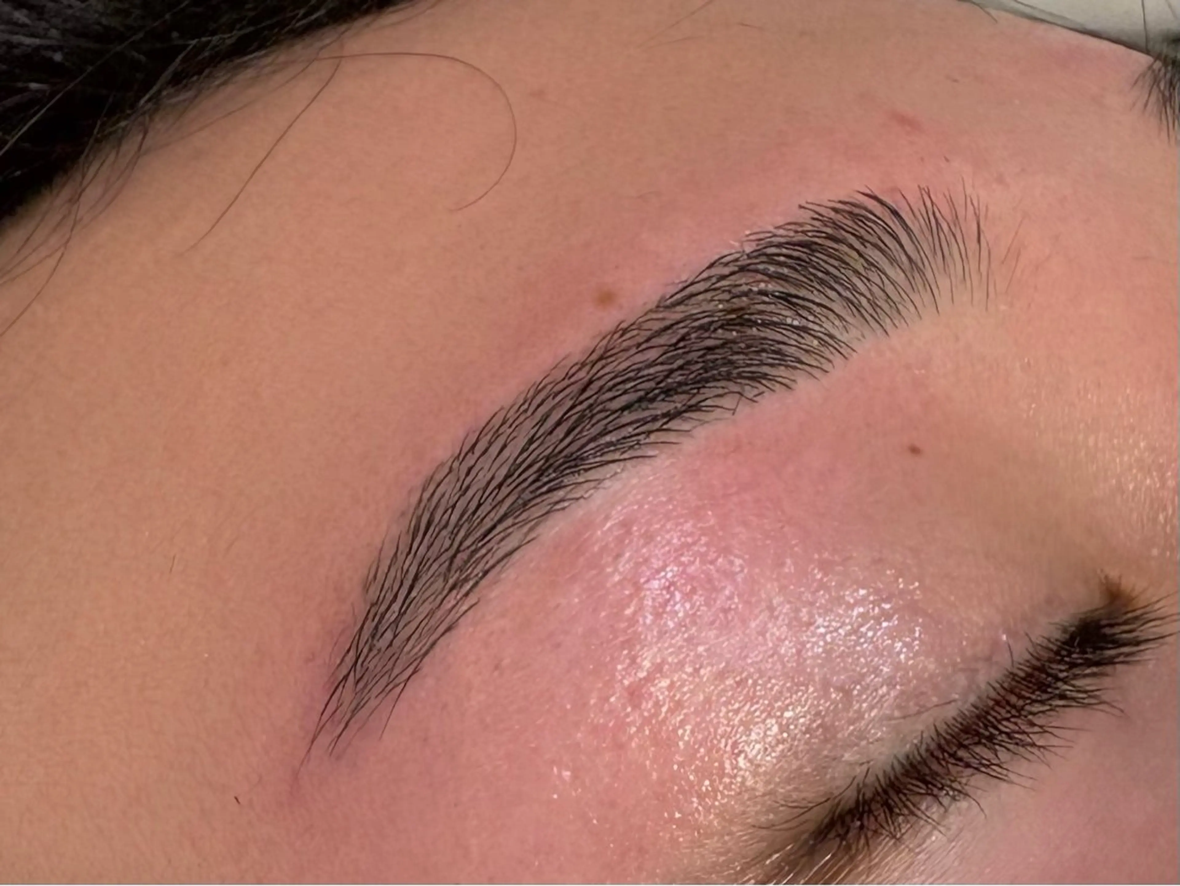 メンズ アイブロウ ワックス脱毛 小峰 利樹のマツエク・マツパデザイン