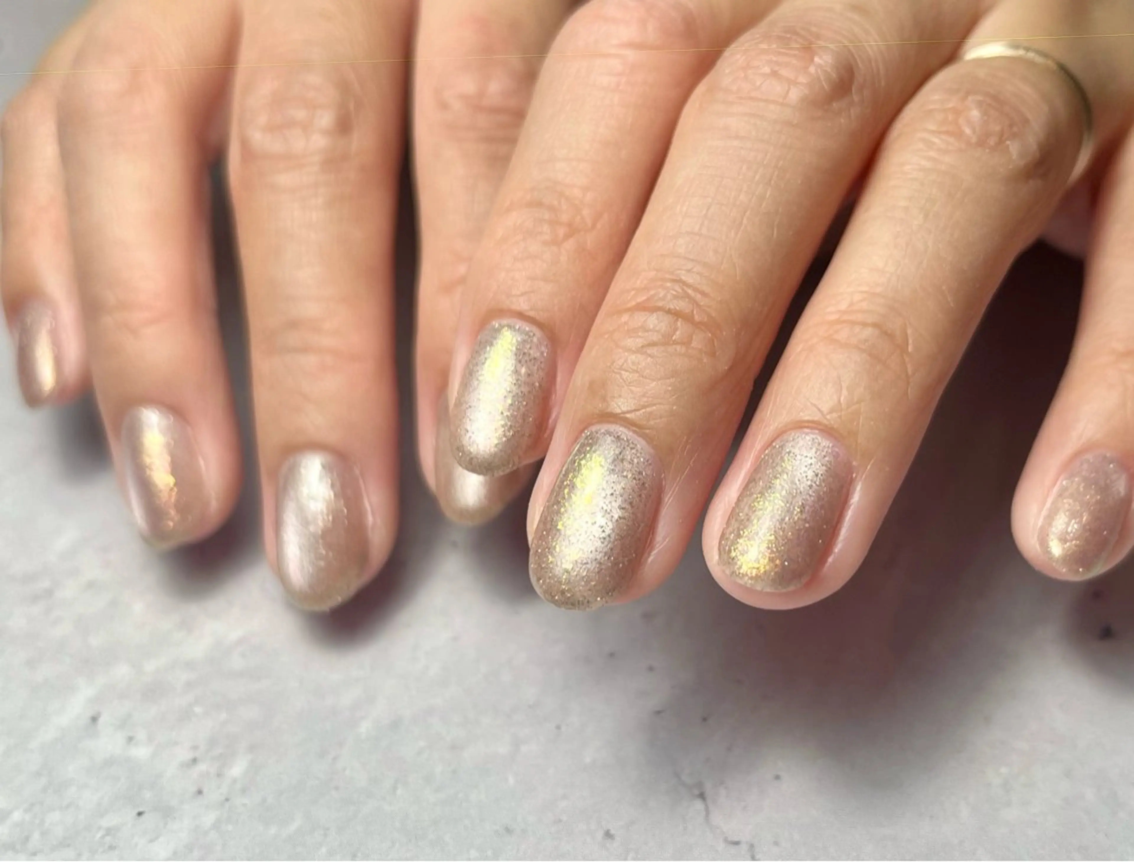 ネイル オーロラネイル マグネットネイル ハンドネイル kupu所属・ネイルサロン kupuのネイルデザイン