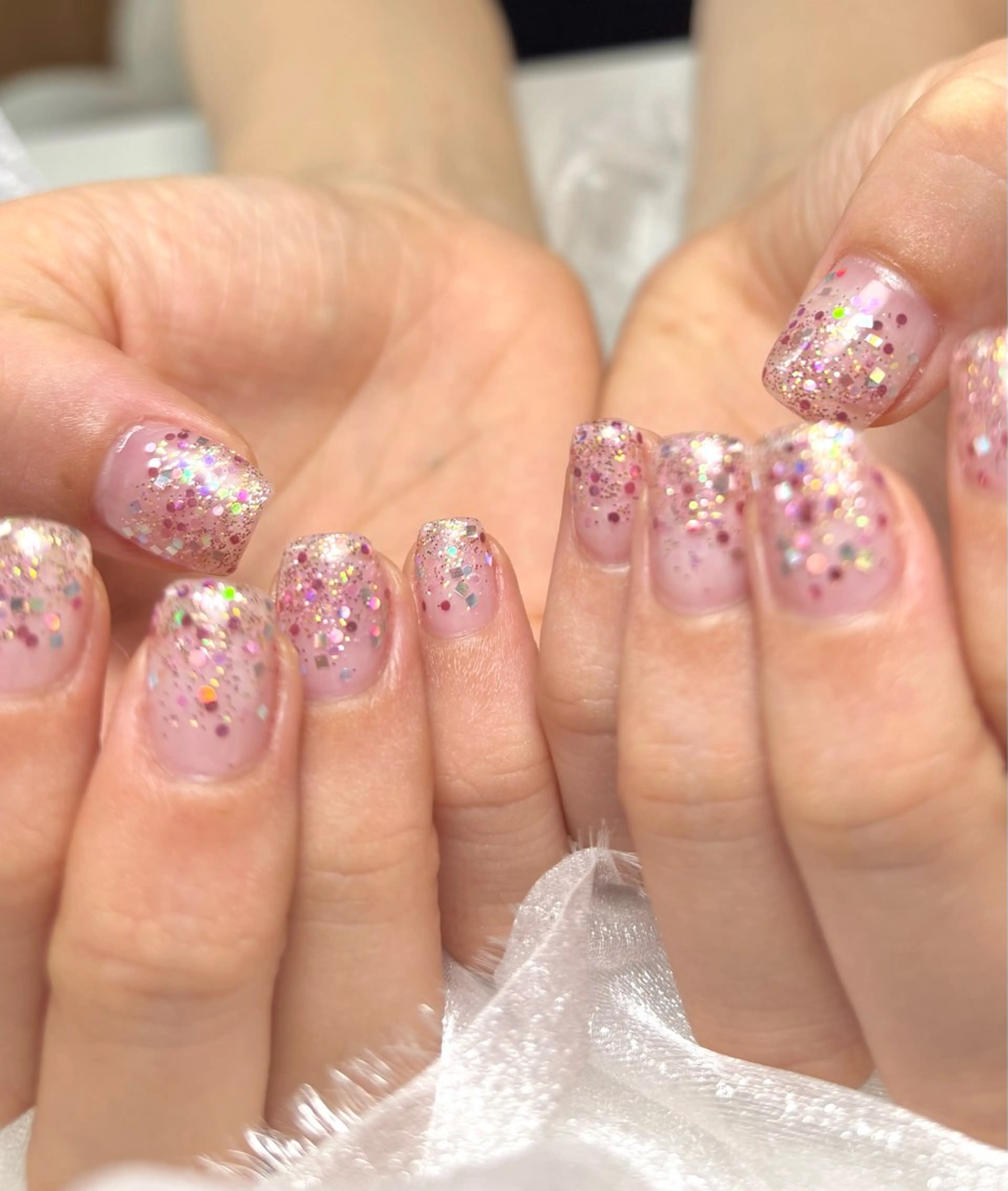 ネイル クリアネイル グラデーション キラキラネイル ラメ(グリッター) ラメグラデーション ハンドネイル フットネイル Belle　ネイル＆ ホワイトニングサロンのネイルデザイン