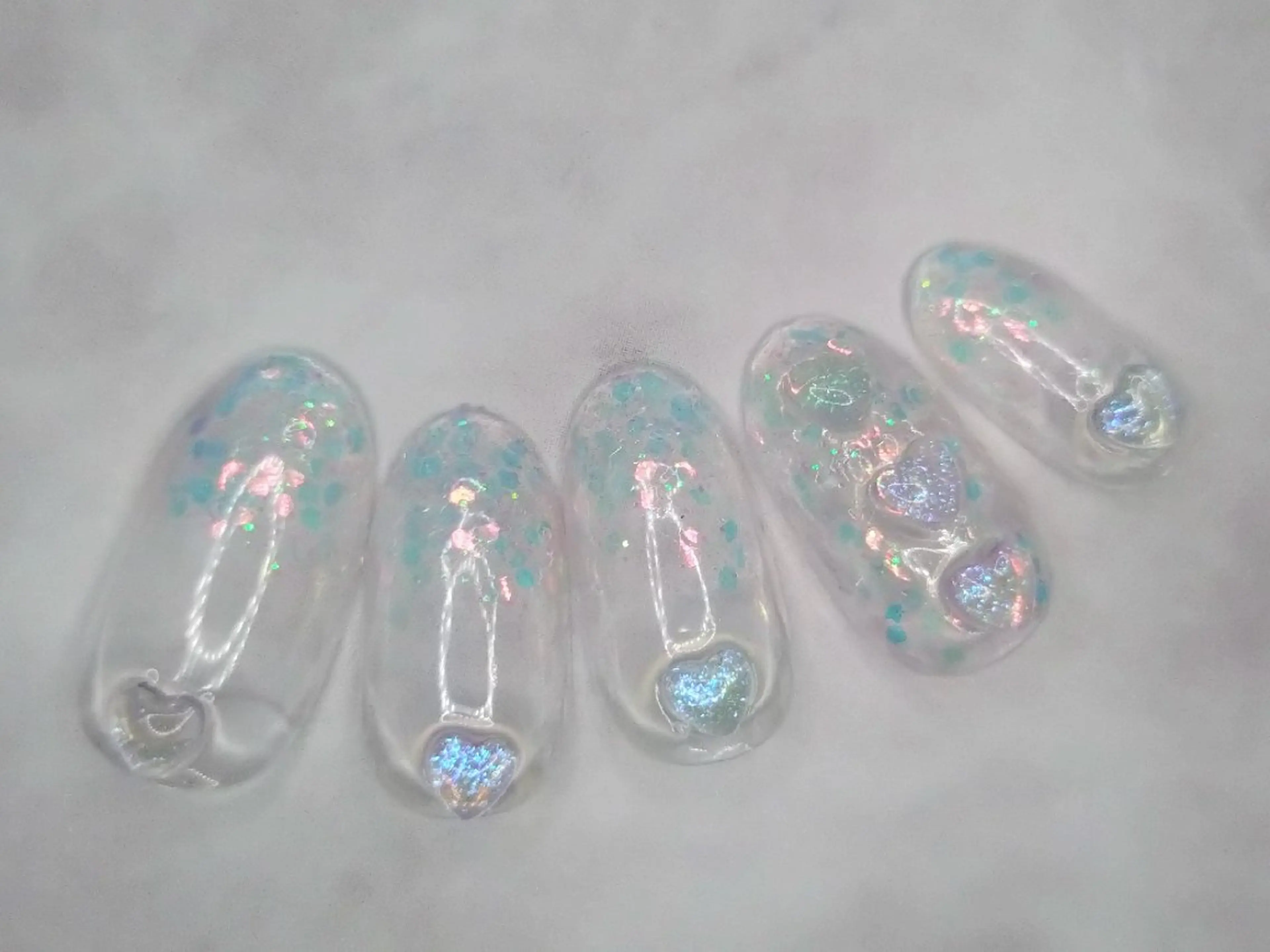 ネイル ハート ホログラムネイル キラキラネイル ハンドネイル AG nail 〚　yuka　〛のネイルデザイン