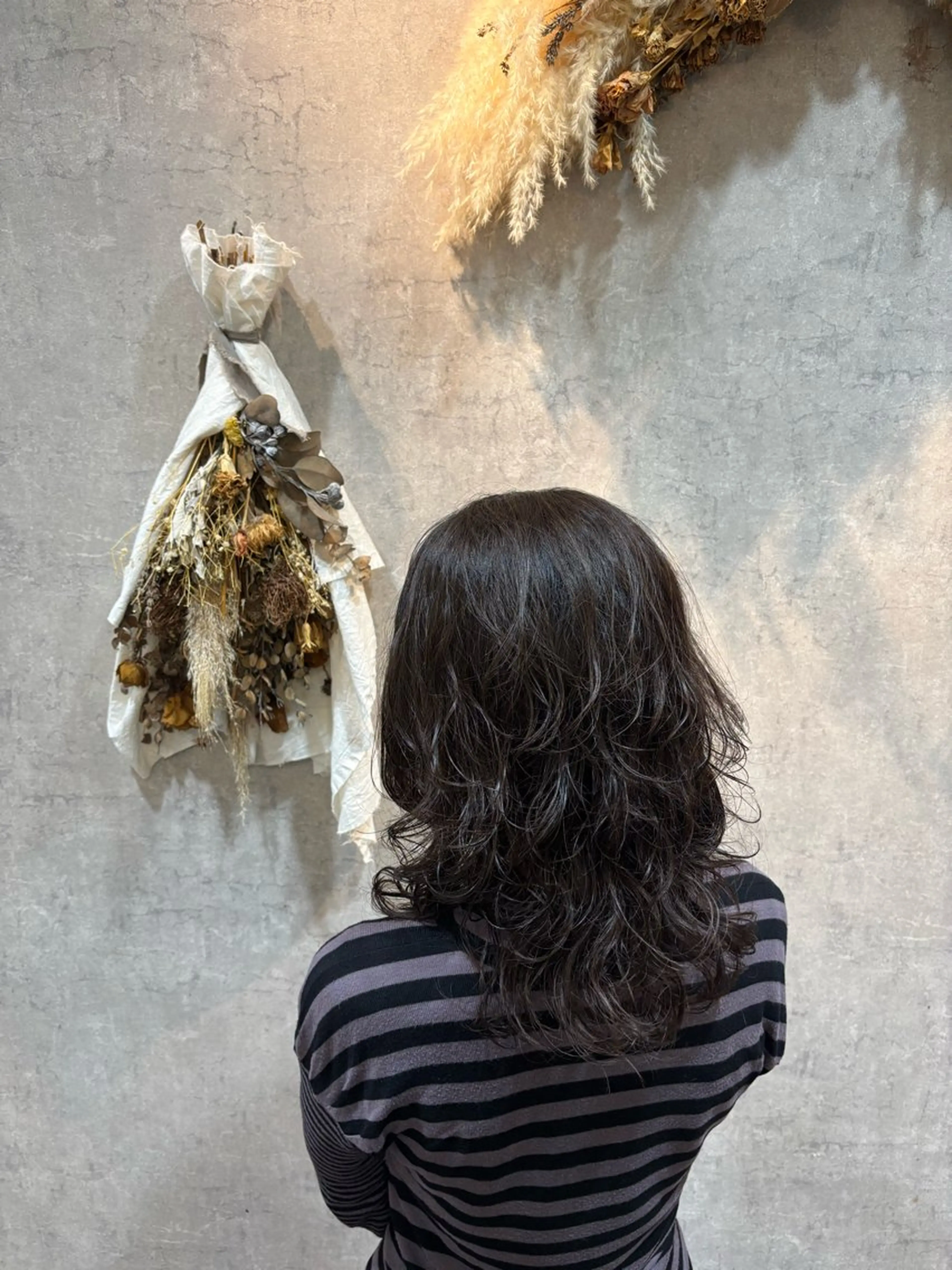 ミディアム パーマ 下山 萌華のヘアスタイル