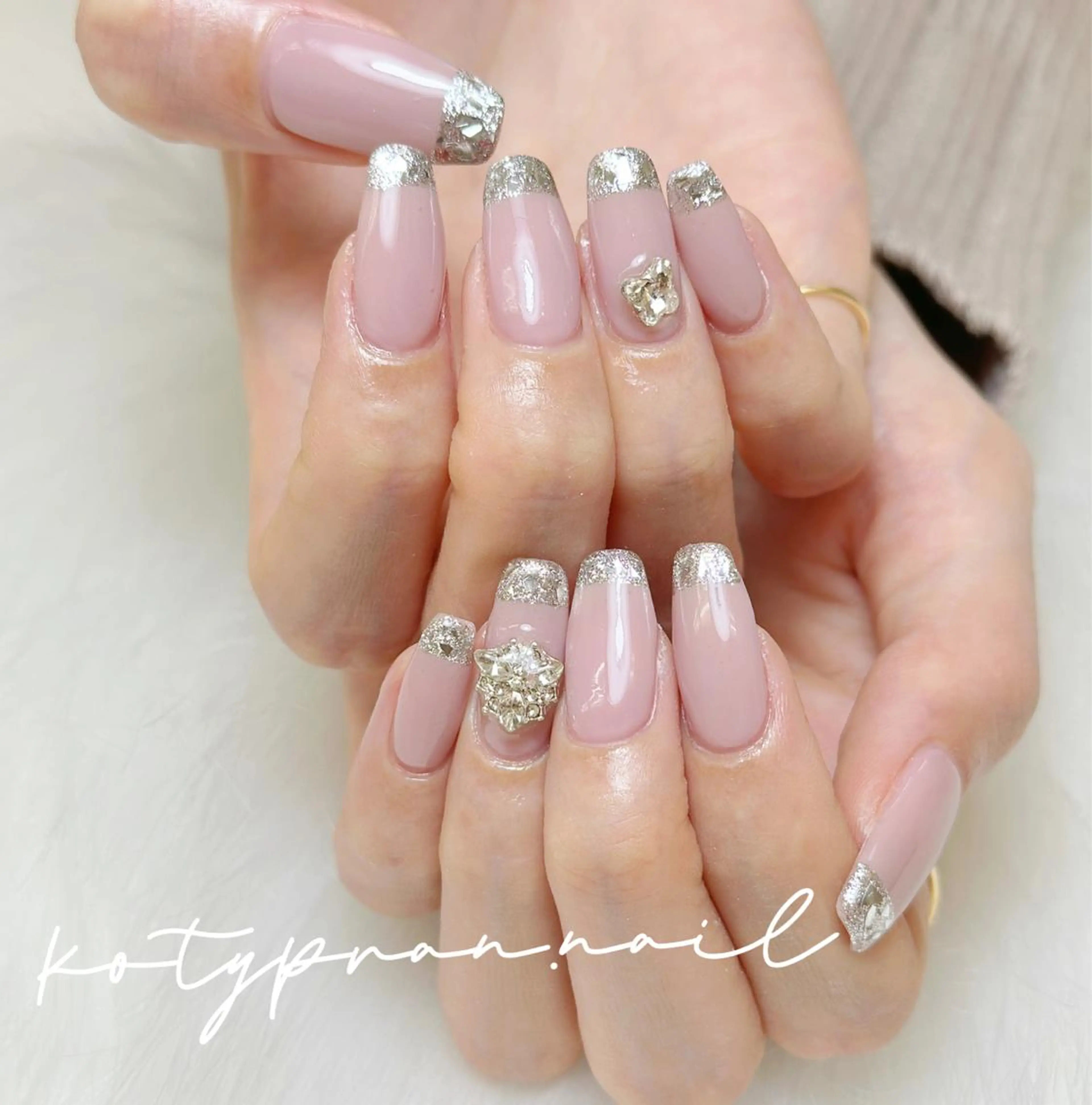 ネイル Mona【パラジェル ・長さ出し専門店】のネイルデザイン