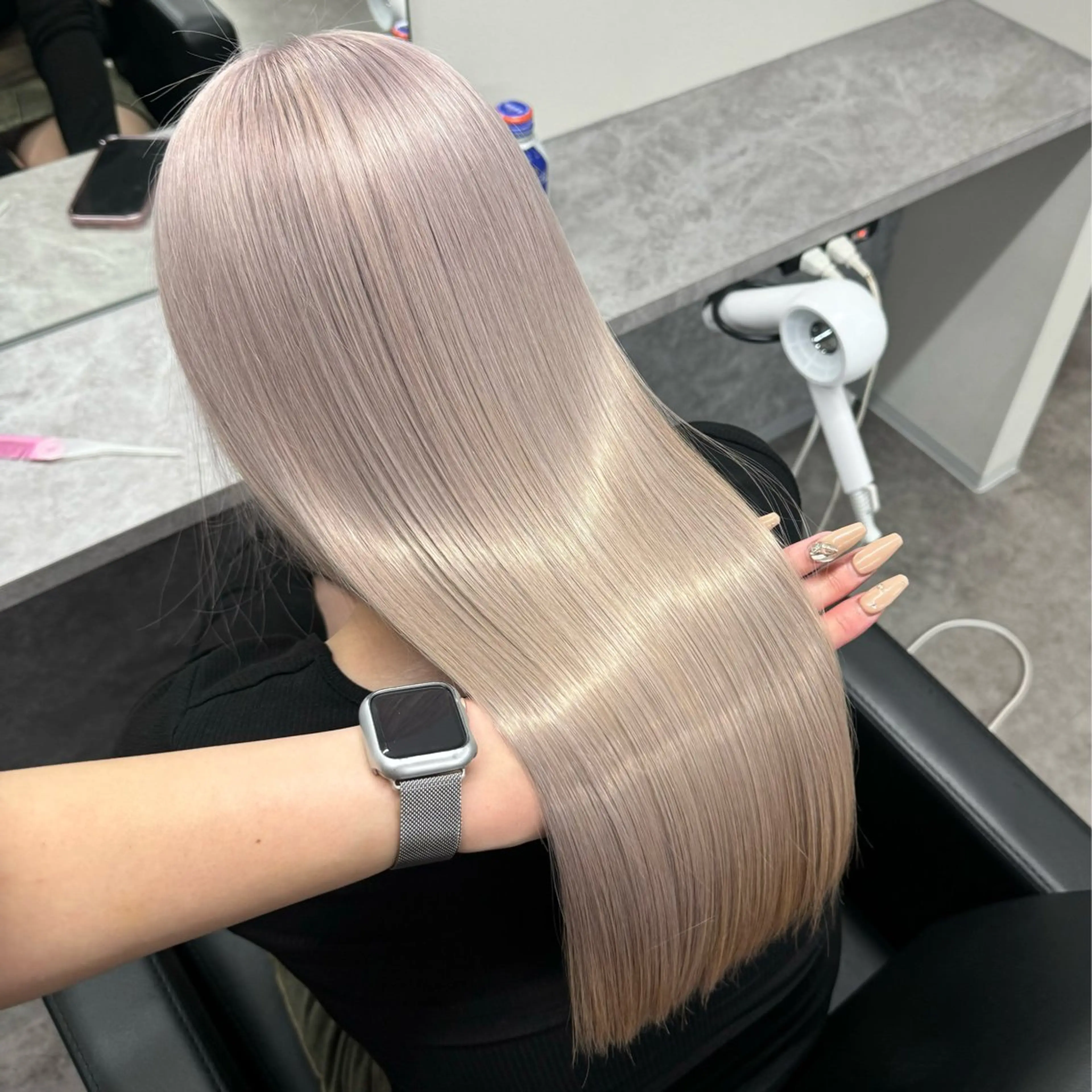 ロング カラー ヘアカラー トリートメント 透明感/ 艶ハイトーン/梨桜のヘアスタイル