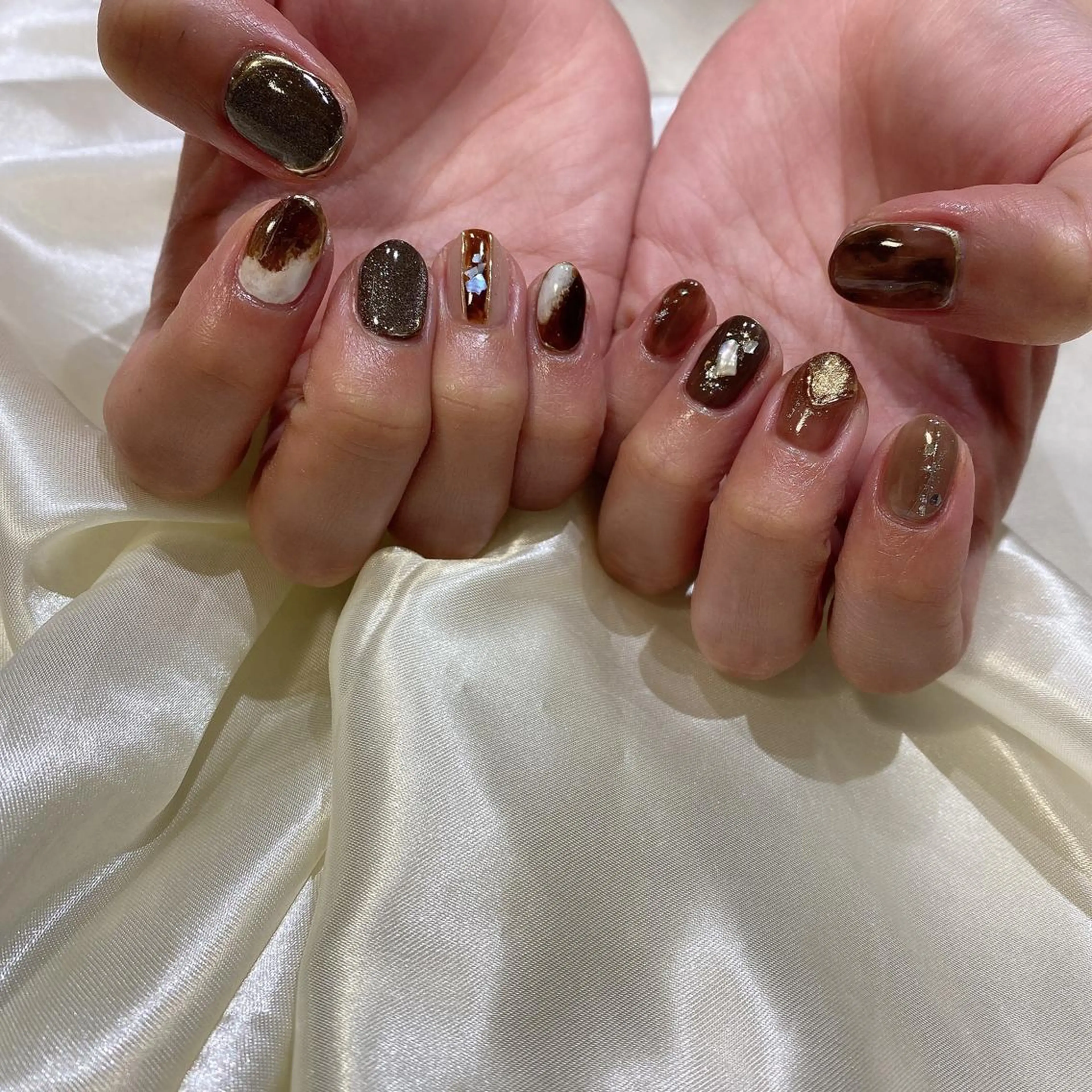 ネイル ハンドネイル 西岡 杏のネイルデザイン