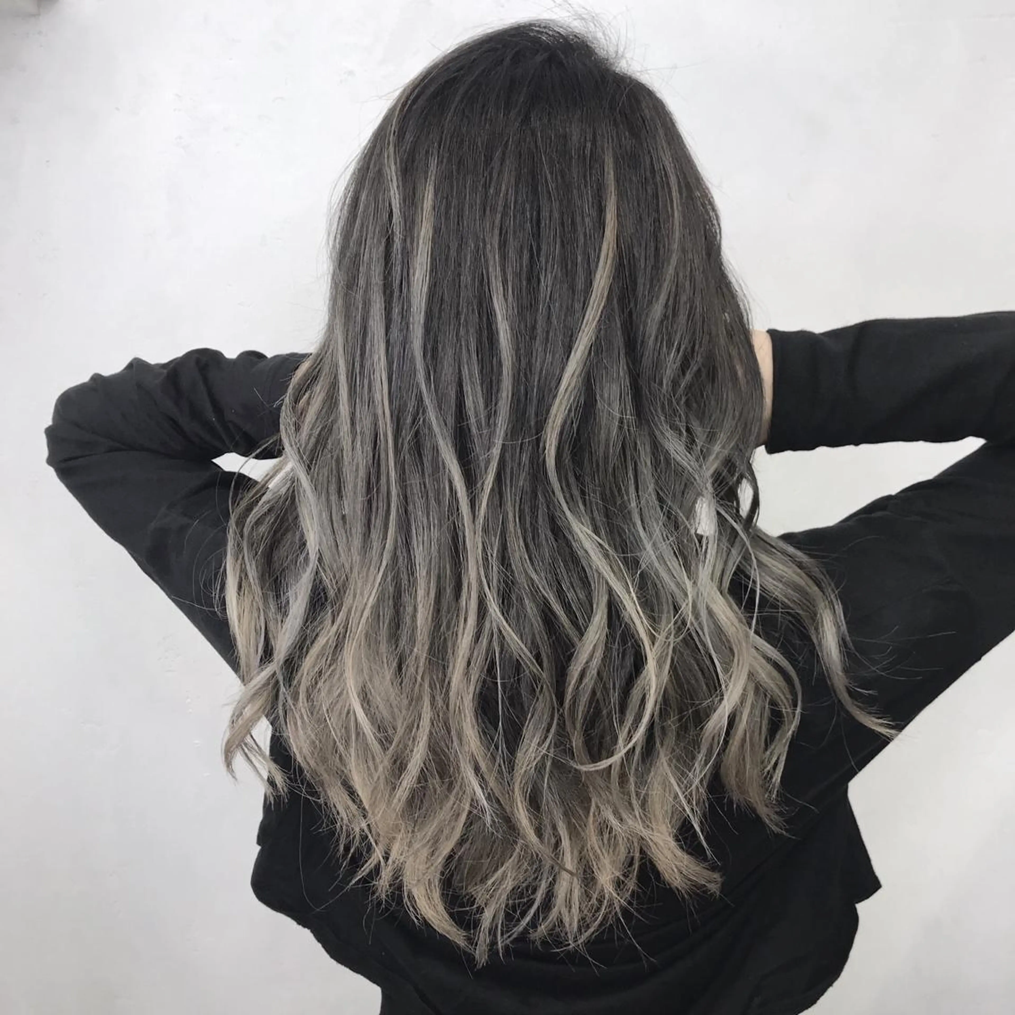 ロング カラー LUSTRE クロサワのヘアスタイル