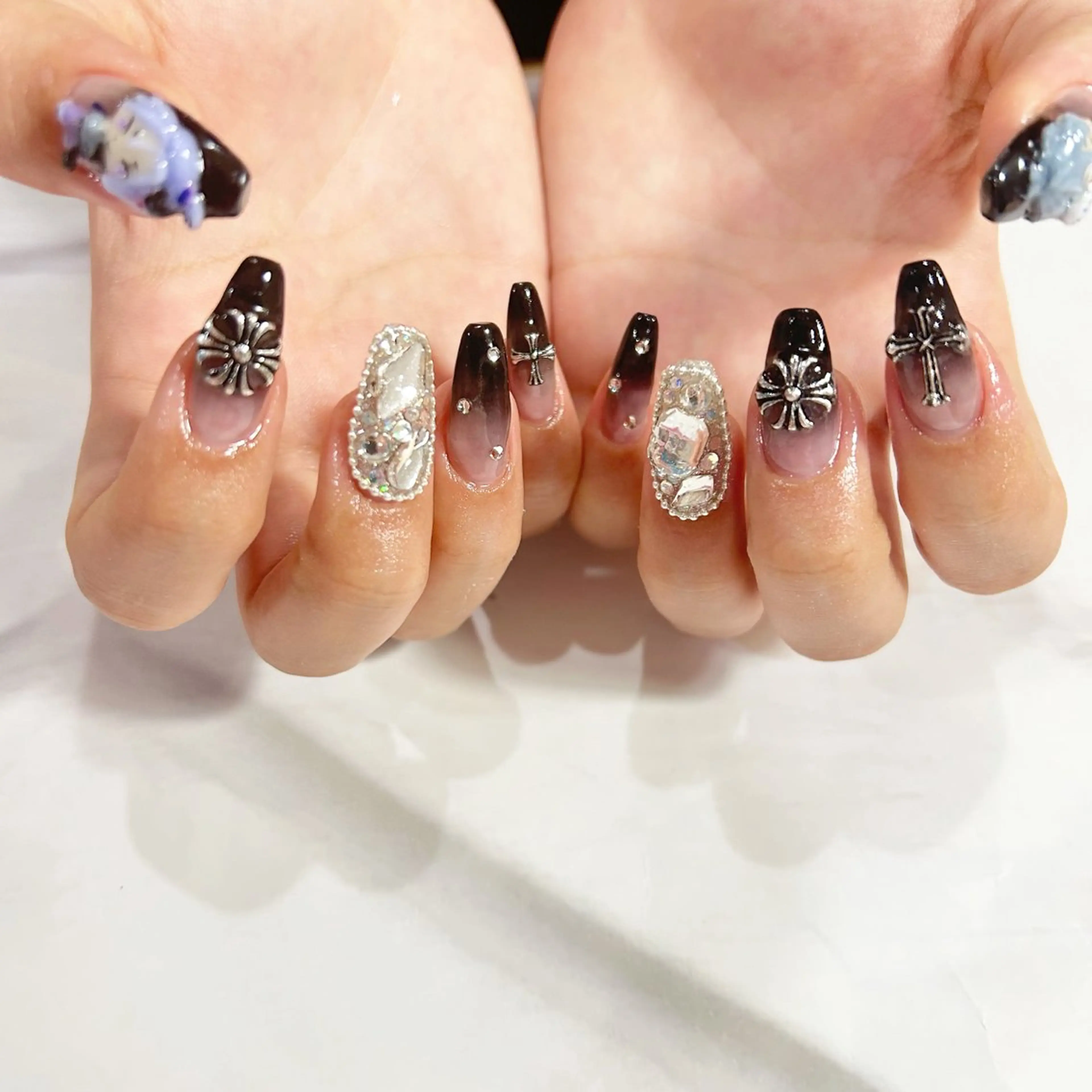 ネイル Nail & Epi  salon lapis所属・乃木坂六本木 ラピスＹＵＫＩのネイルデザイン