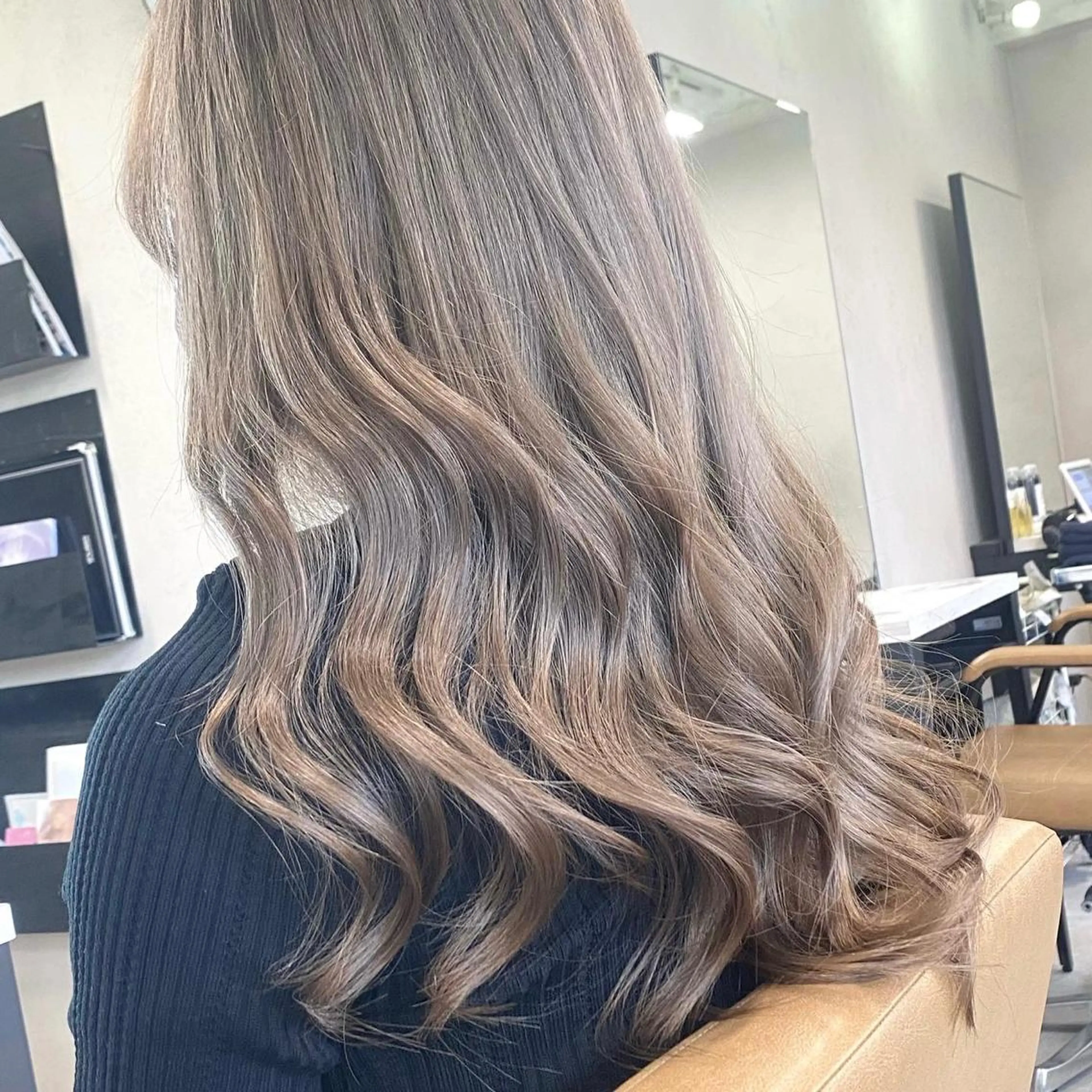 セミロング カラー ブリーチ ケアブリーチ イルミナカラー 大人垢抜け ダブルカラー【上野】のヘアスタイル