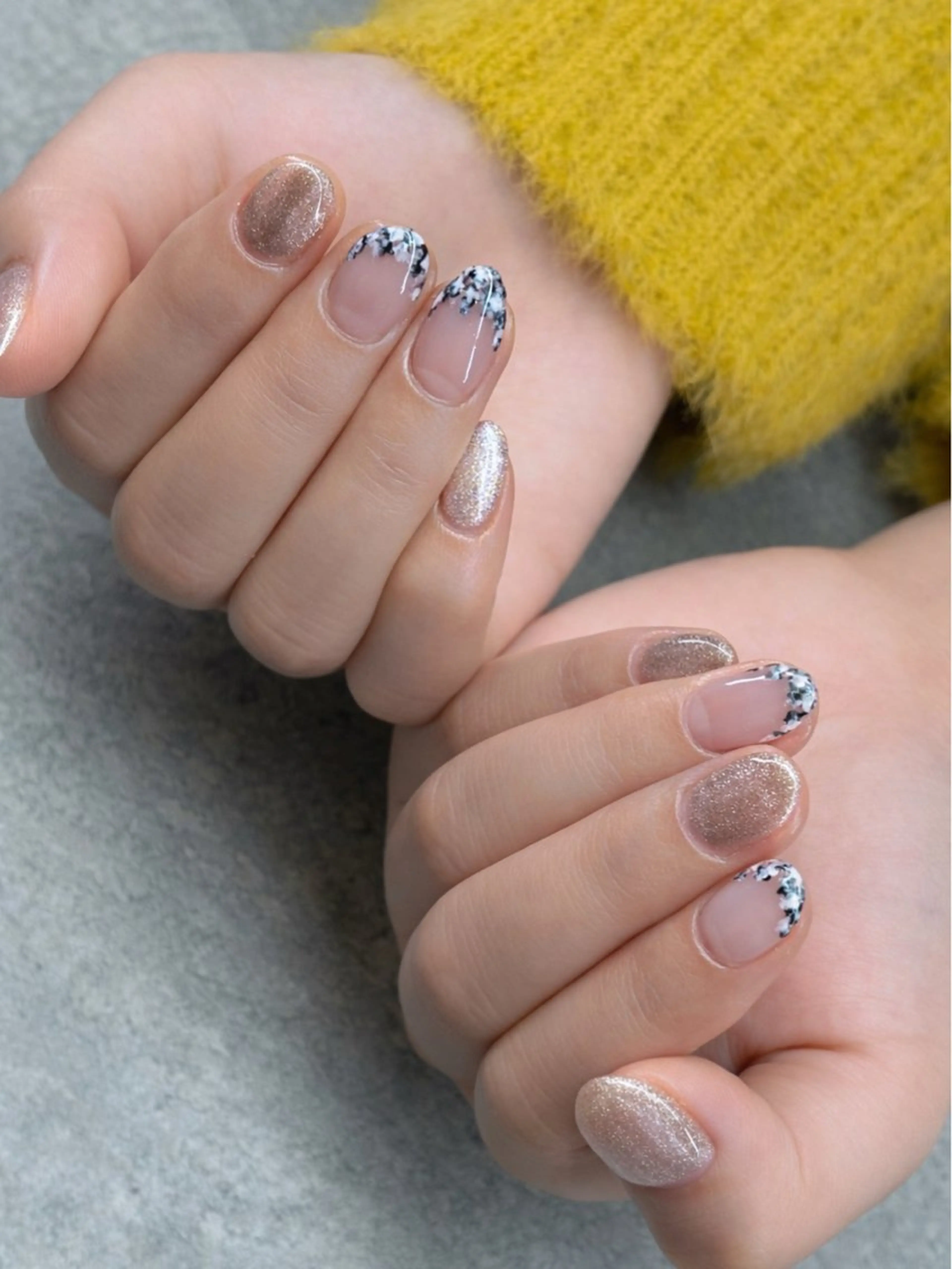 ネイル アートネイル ゴールド 春ネイル ハンドネイル Roger 舞のネイルデザイン