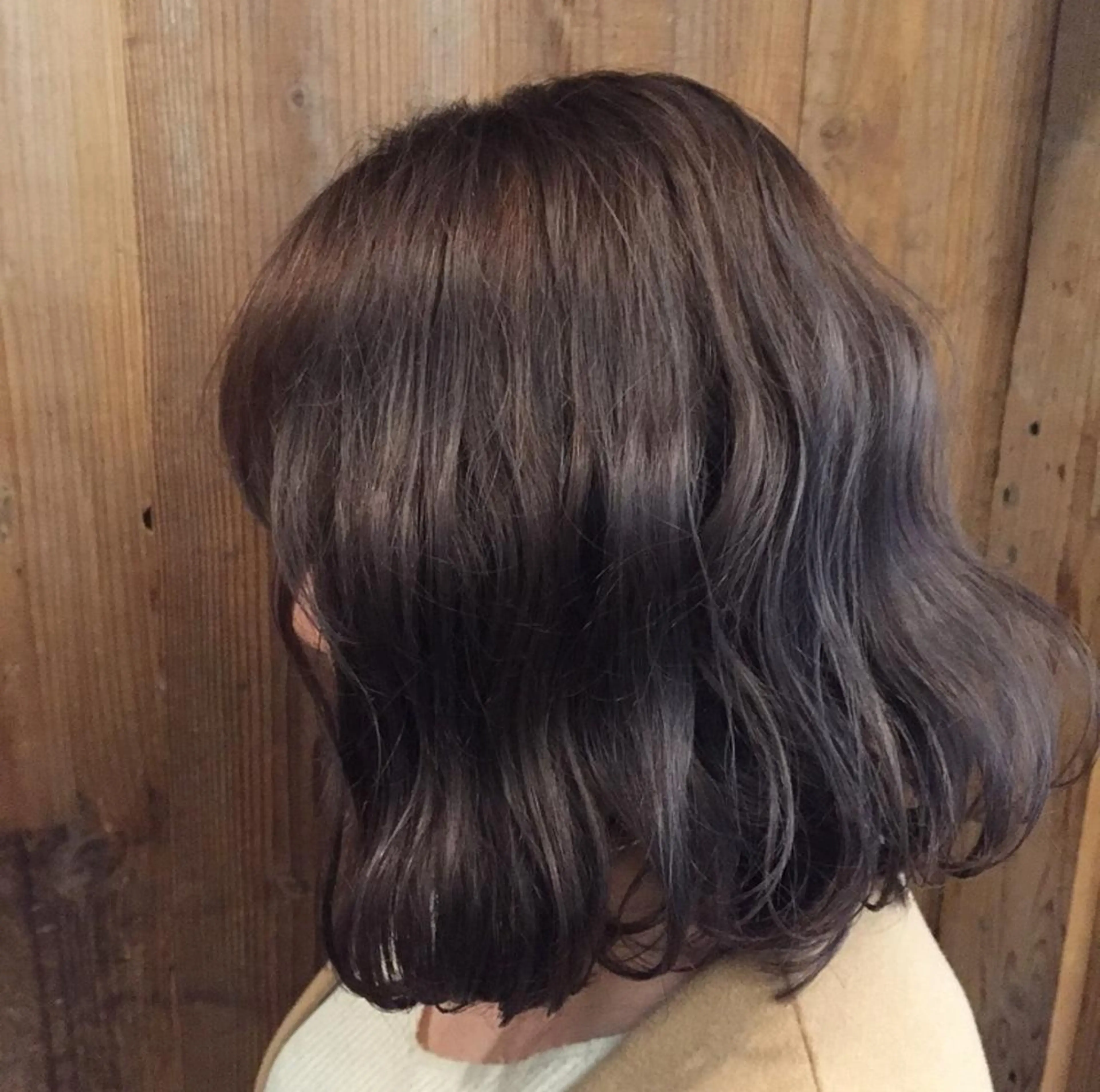 ミディアム カラー 透明感カラー カット ヘアカラー パーマ 岩田 萌那のヘアスタイル