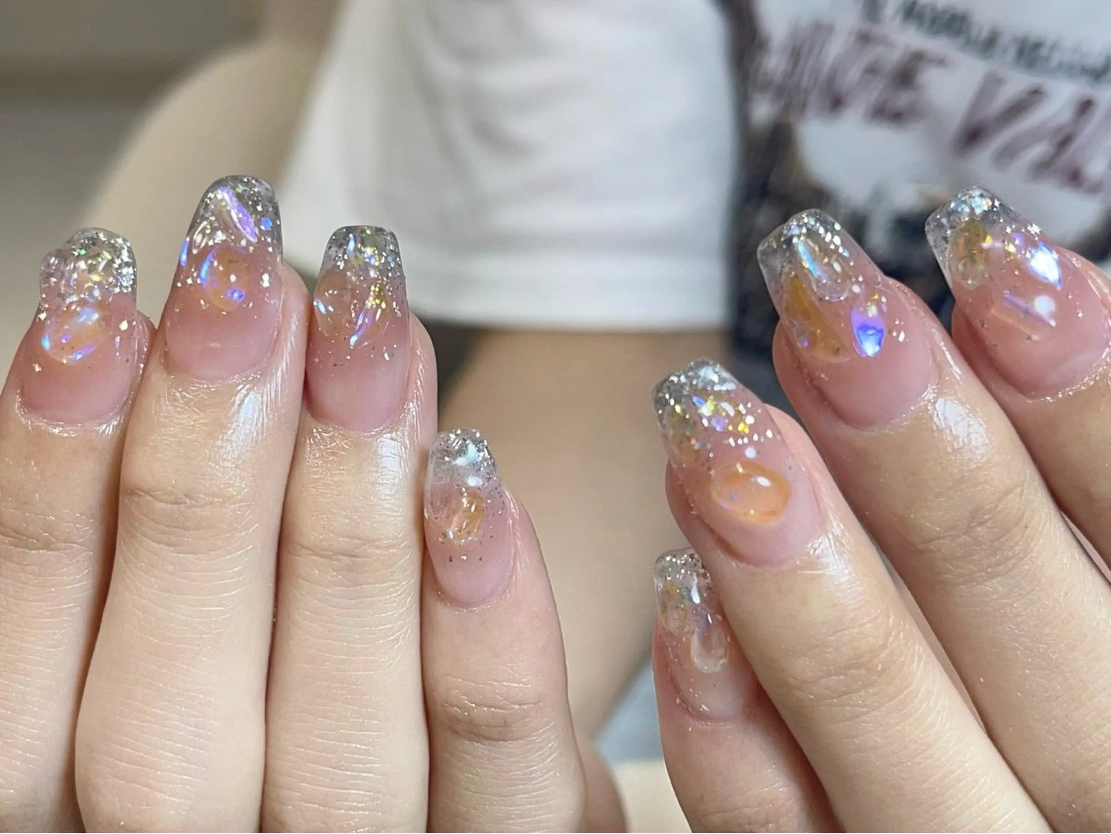 ネイル オーロラネイル フレンチネイル ガーリー ガラスフレンチ キラキラネイル ハンドネイル Venusパラジェル 長さだし専門店のネイルデザイン