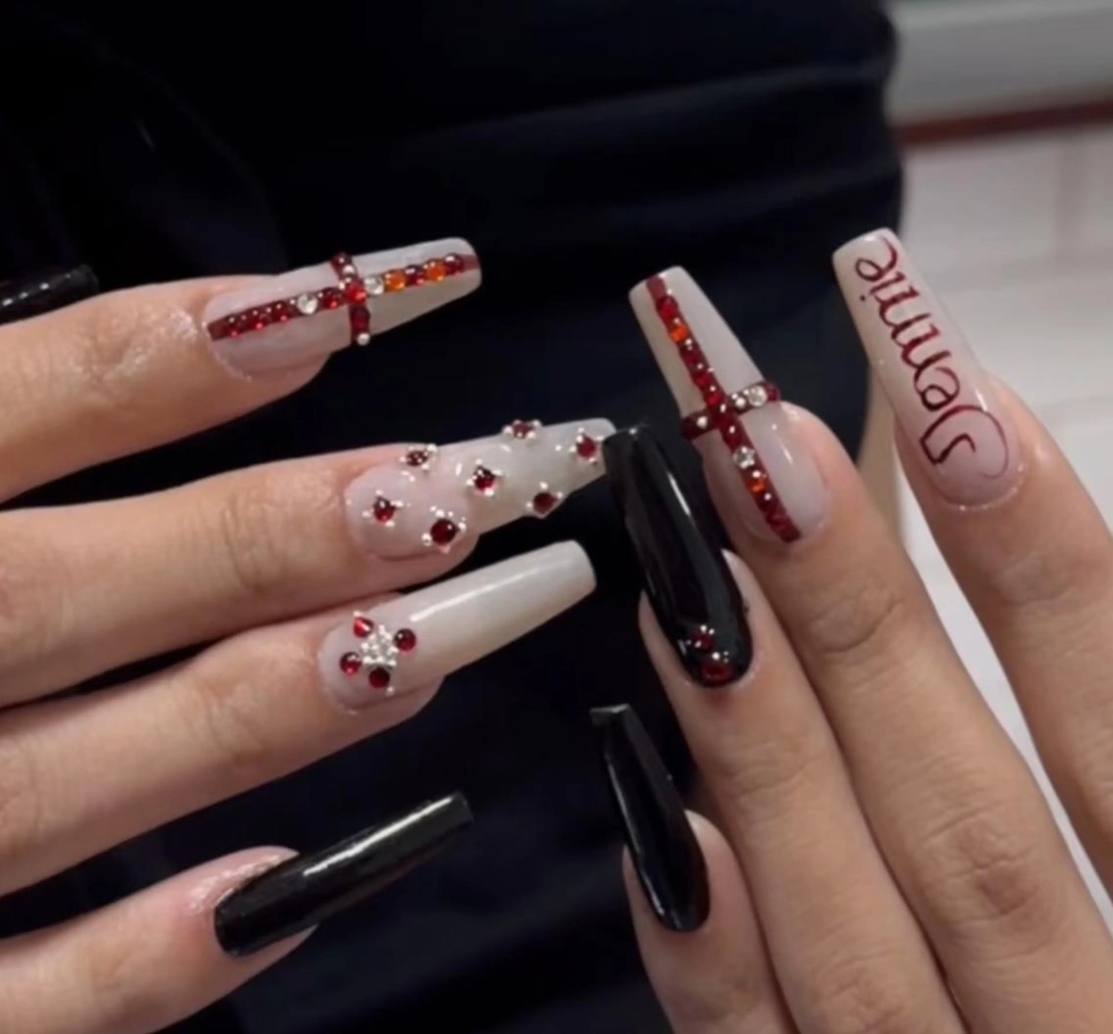 ネイル ハンドネイル ハンドケア 🍑 momo_nailのネイルデザイン