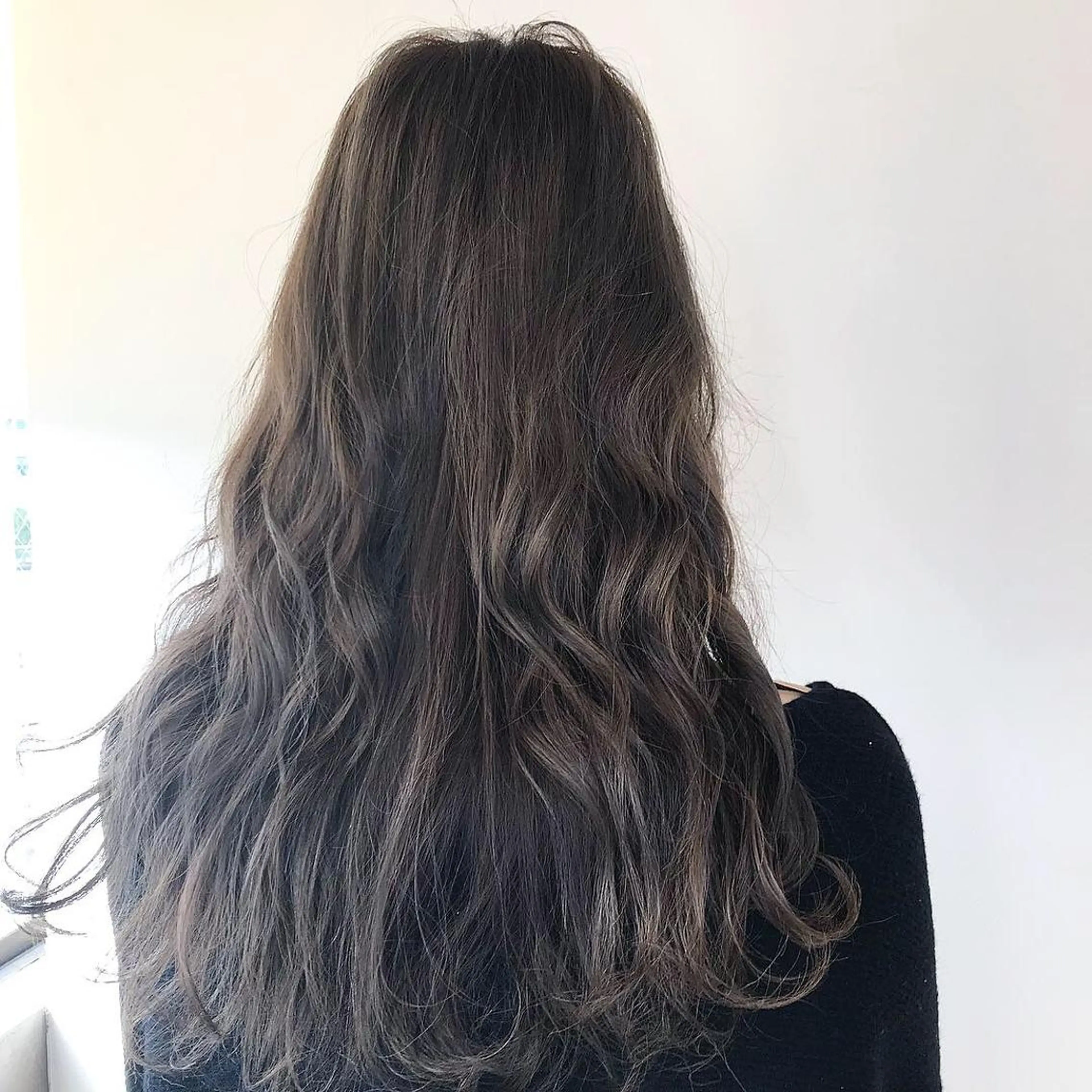 カラー デザインカラー Lienのヘアスタイル