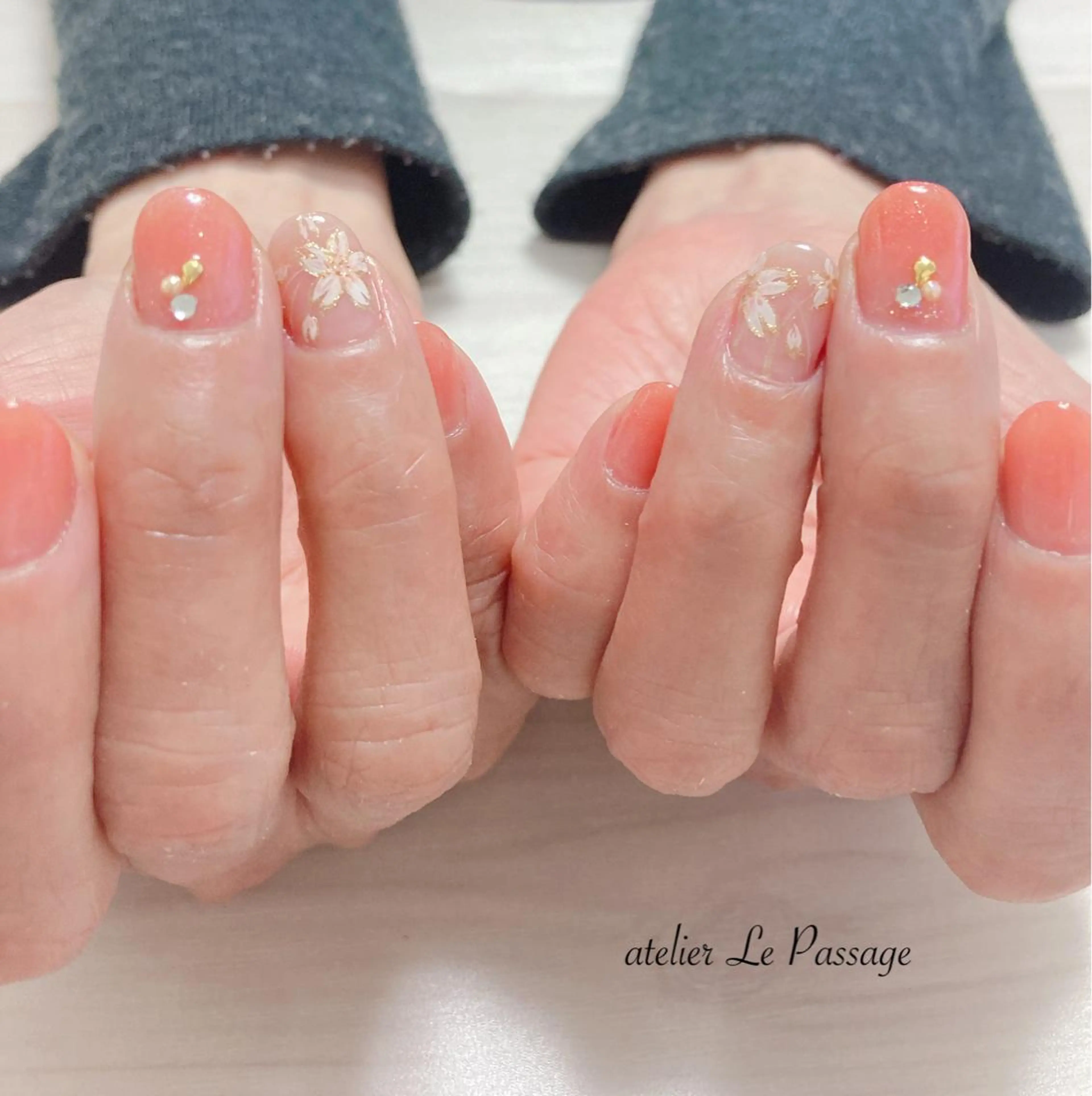 ネイル フラワーネイル ジェルネイル オフィスネイル パラジェル パステルネイル Atelier Le Passage所属・h nakatsukaのネイルデザイン