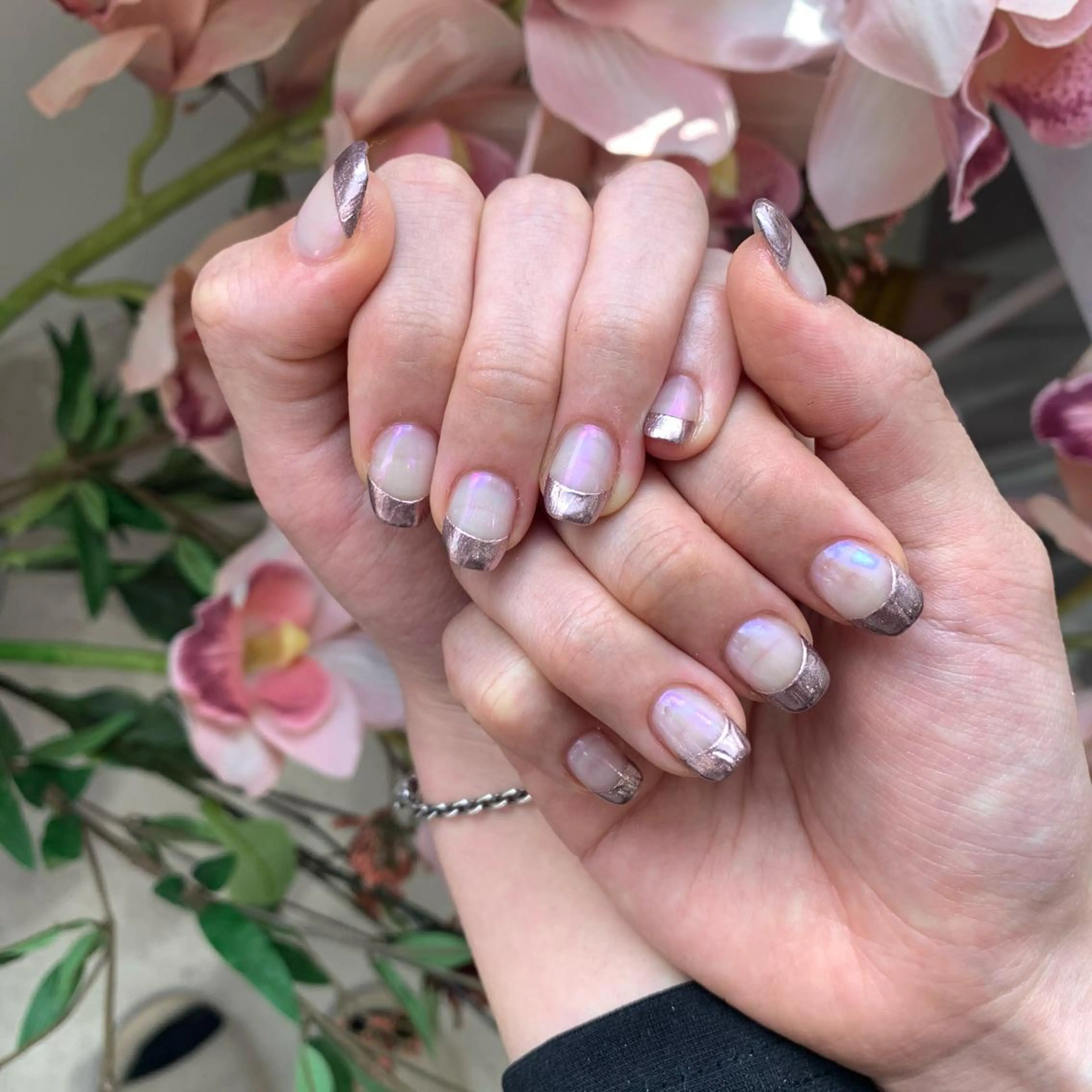 ネイル フレンチネイル ミラーネイル 春ネイル ハンドネイル hiyo🫧ネイル /渋谷💍🎀のネイルデザイン