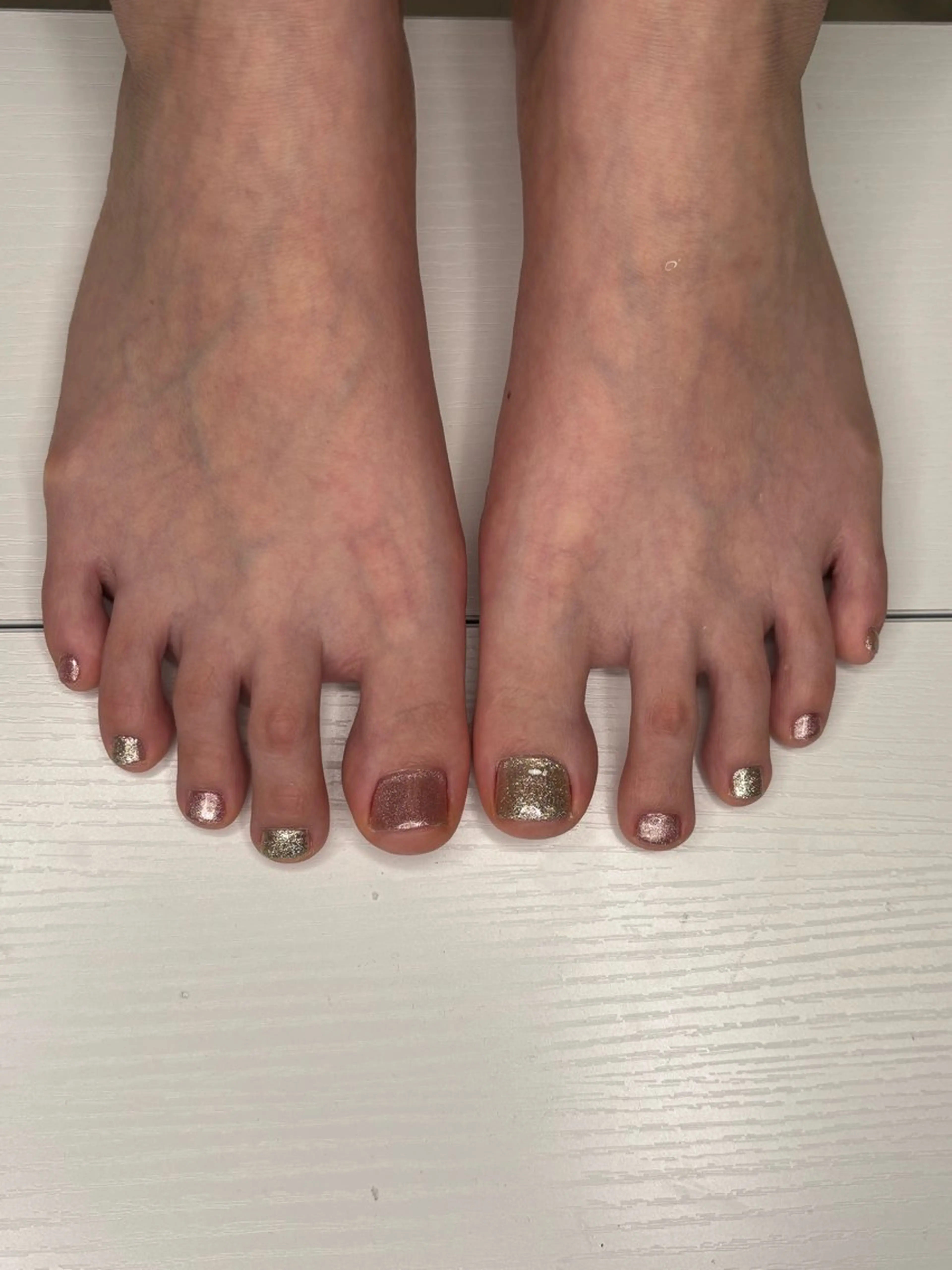 ネイル フットネイル ラメ(グリッター) nail 脱毛room＆所属・福井ネイル airiのネイルデザイン