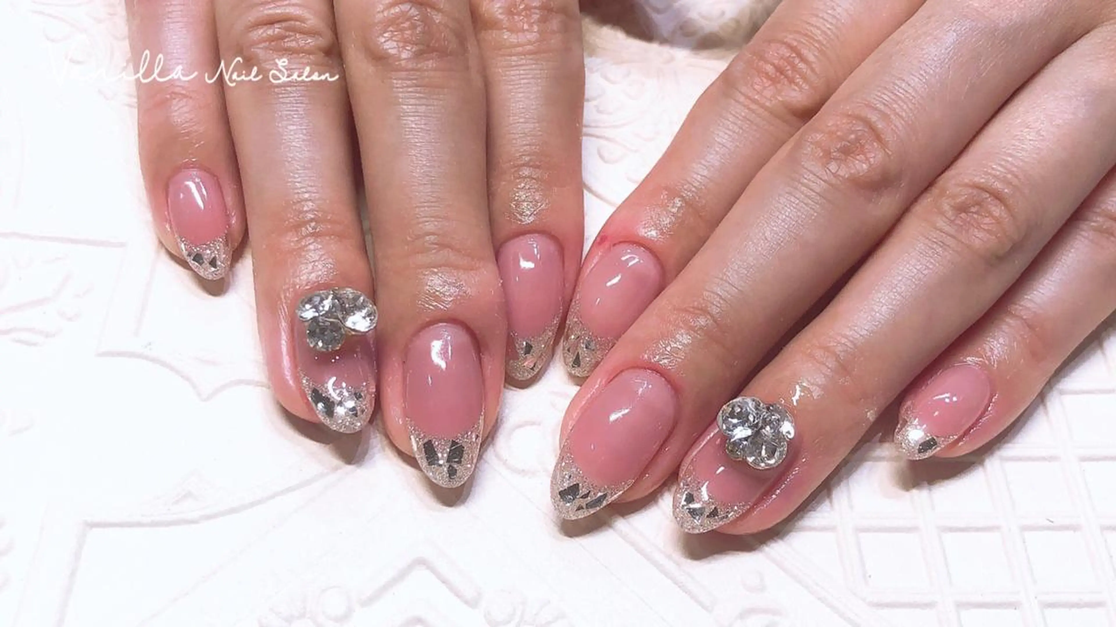 ネイル フレンチネイル ガラスフレンチ ハンドネイル Vanilla ネイルサロン 西川口のネイルデザイン