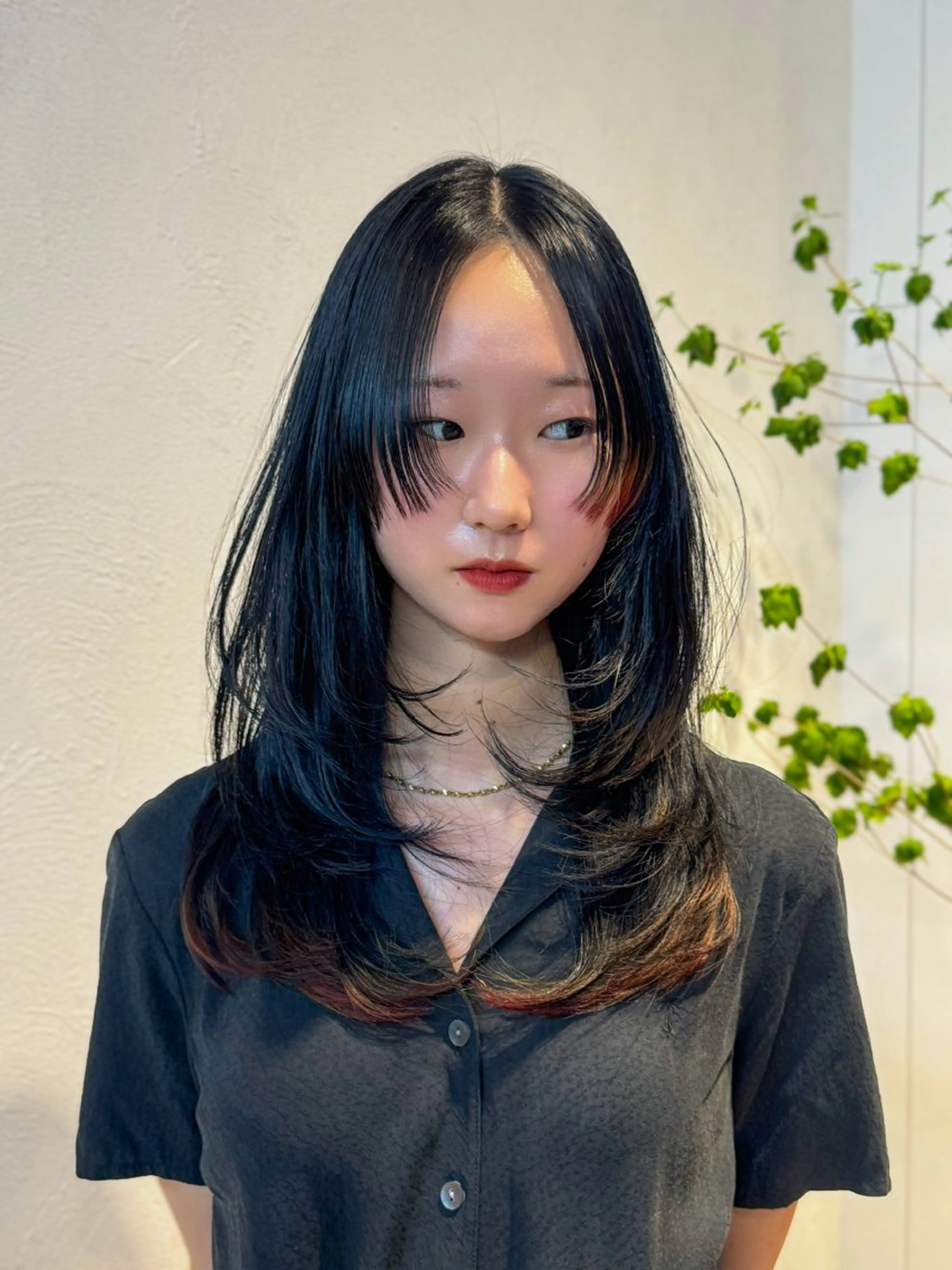 カラー 黒髪 ブルーカラー ブルーブラック オレンジ 派手髪デザイン なかむらるか🐬💞のヘアスタイル