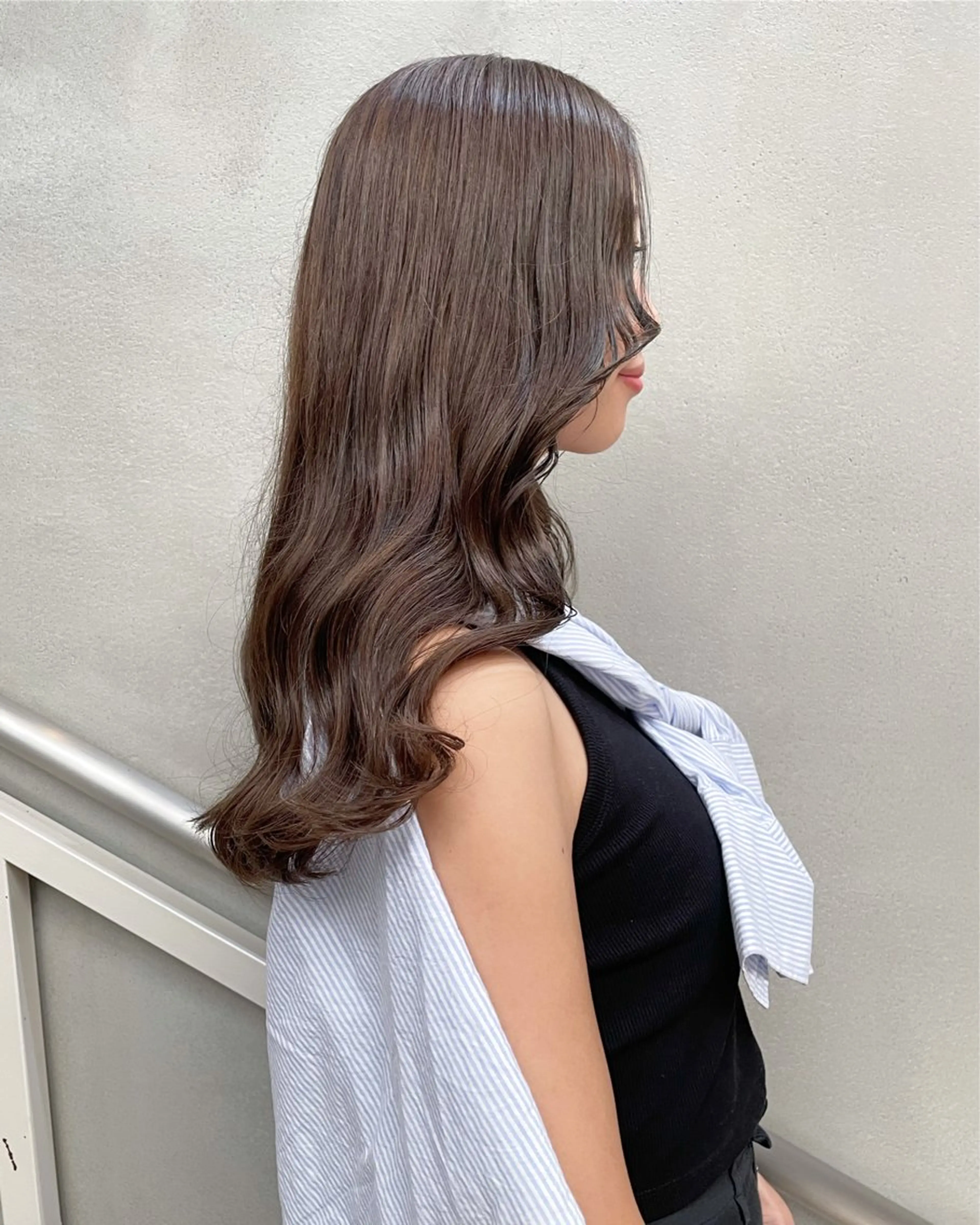 ロング カラー 佐藤 永夏のヘアスタイル