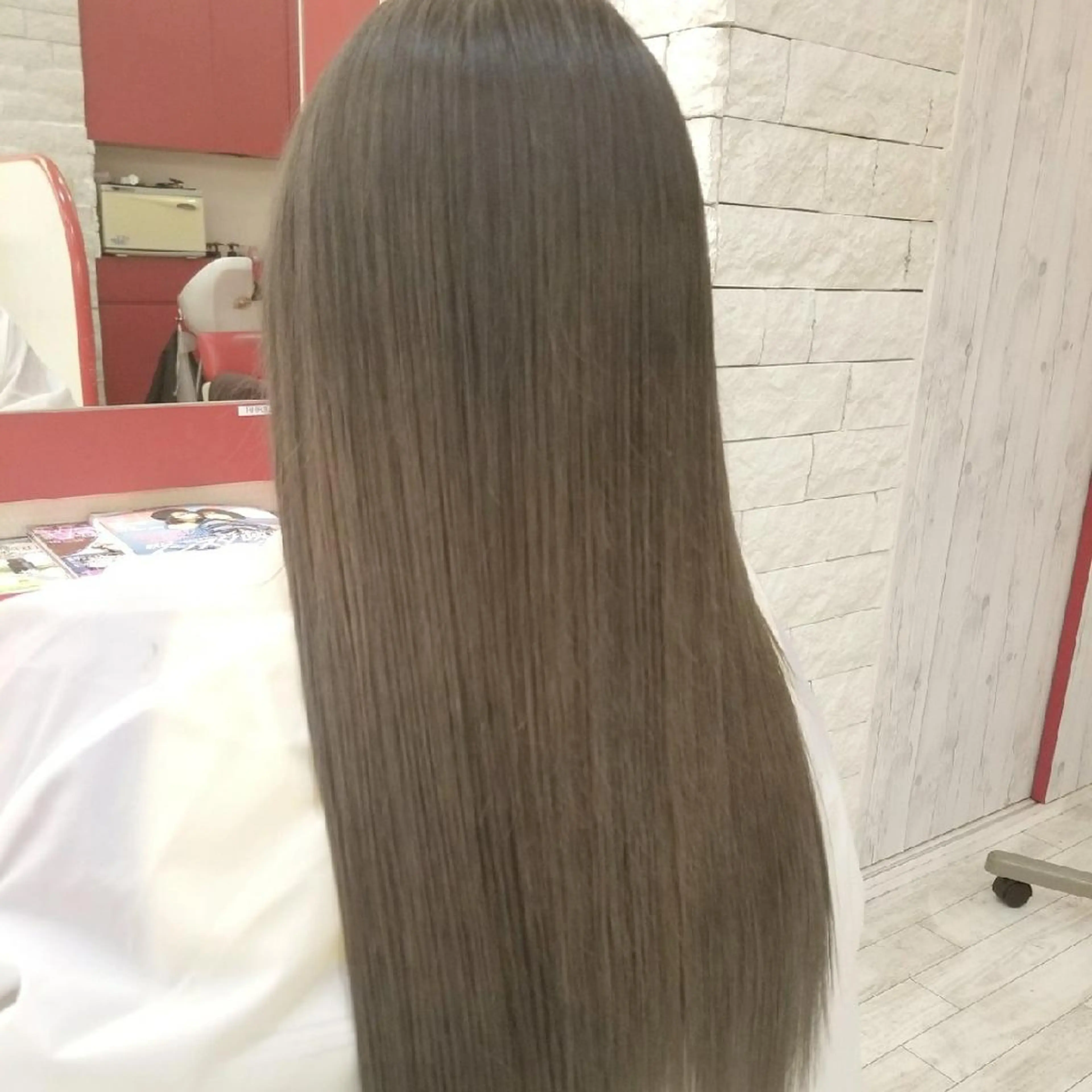 カラー ロング グレージュ Le Lien カジのヘアスタイル
