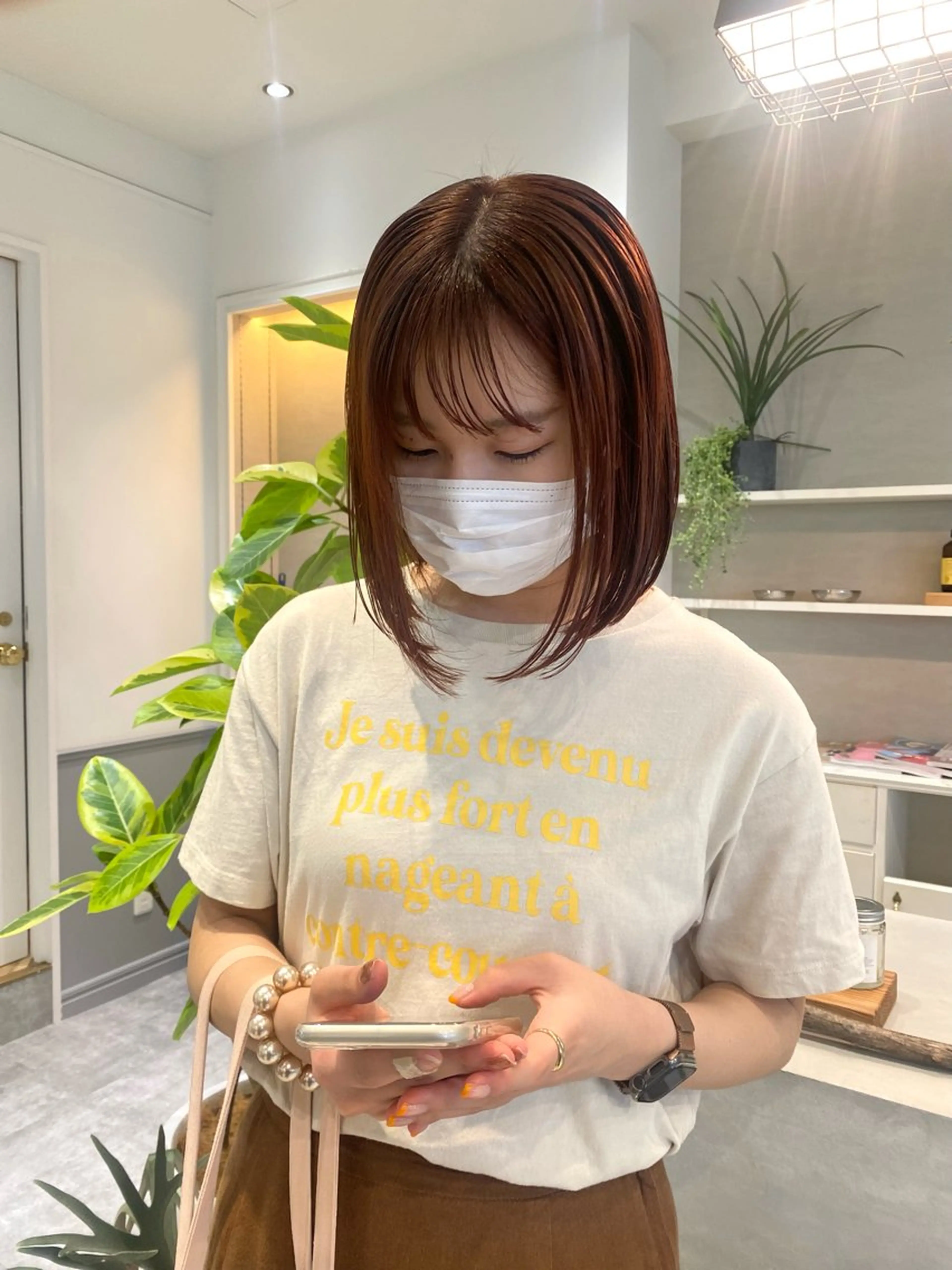 セミロング カラー sliver マツイ　レンのヘアスタイル