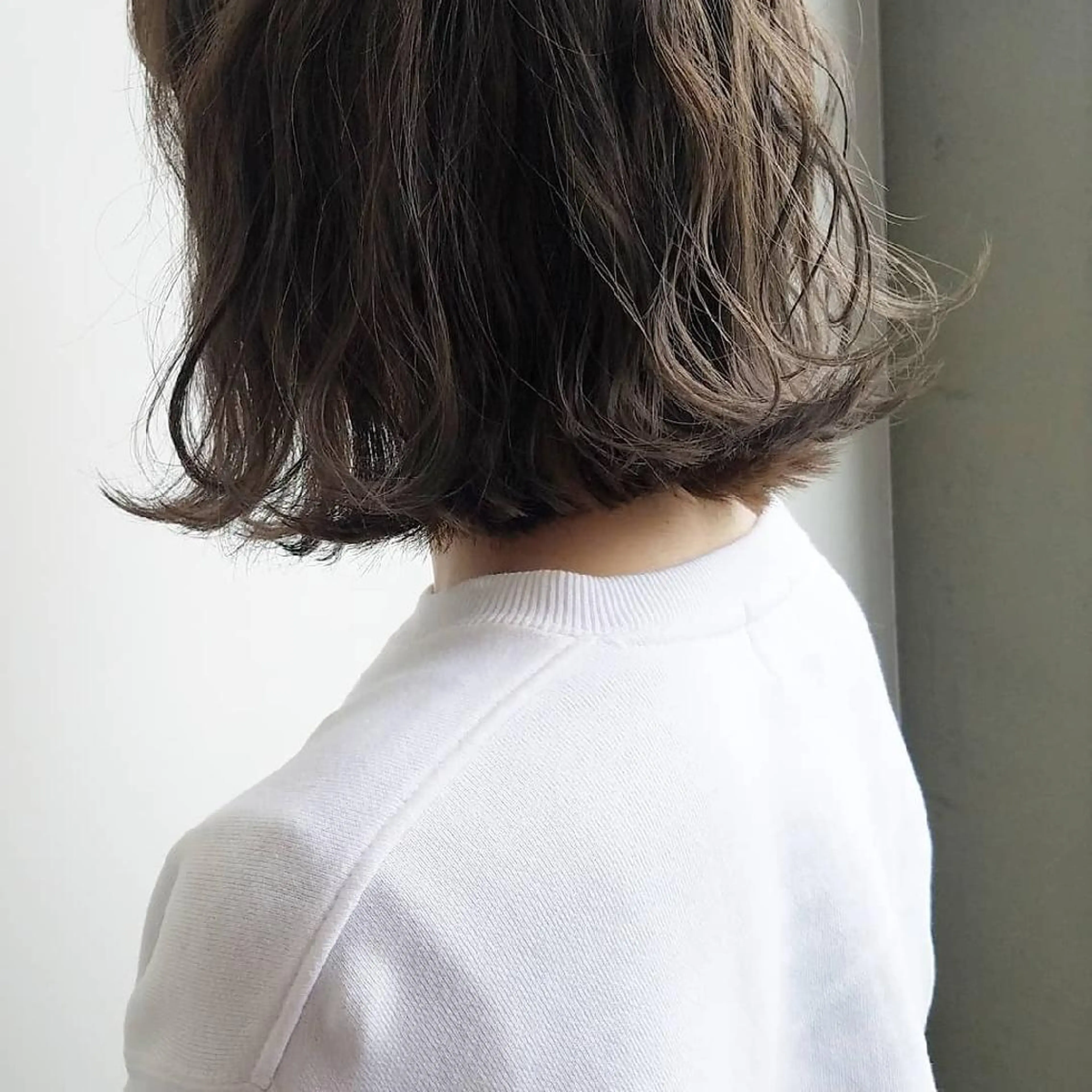 ミディアム カラー パーマ ネイル マツエク・マツパ グレージュ iplus まつげ、眉毛、耳つぼのマツエク・マツパデザイン